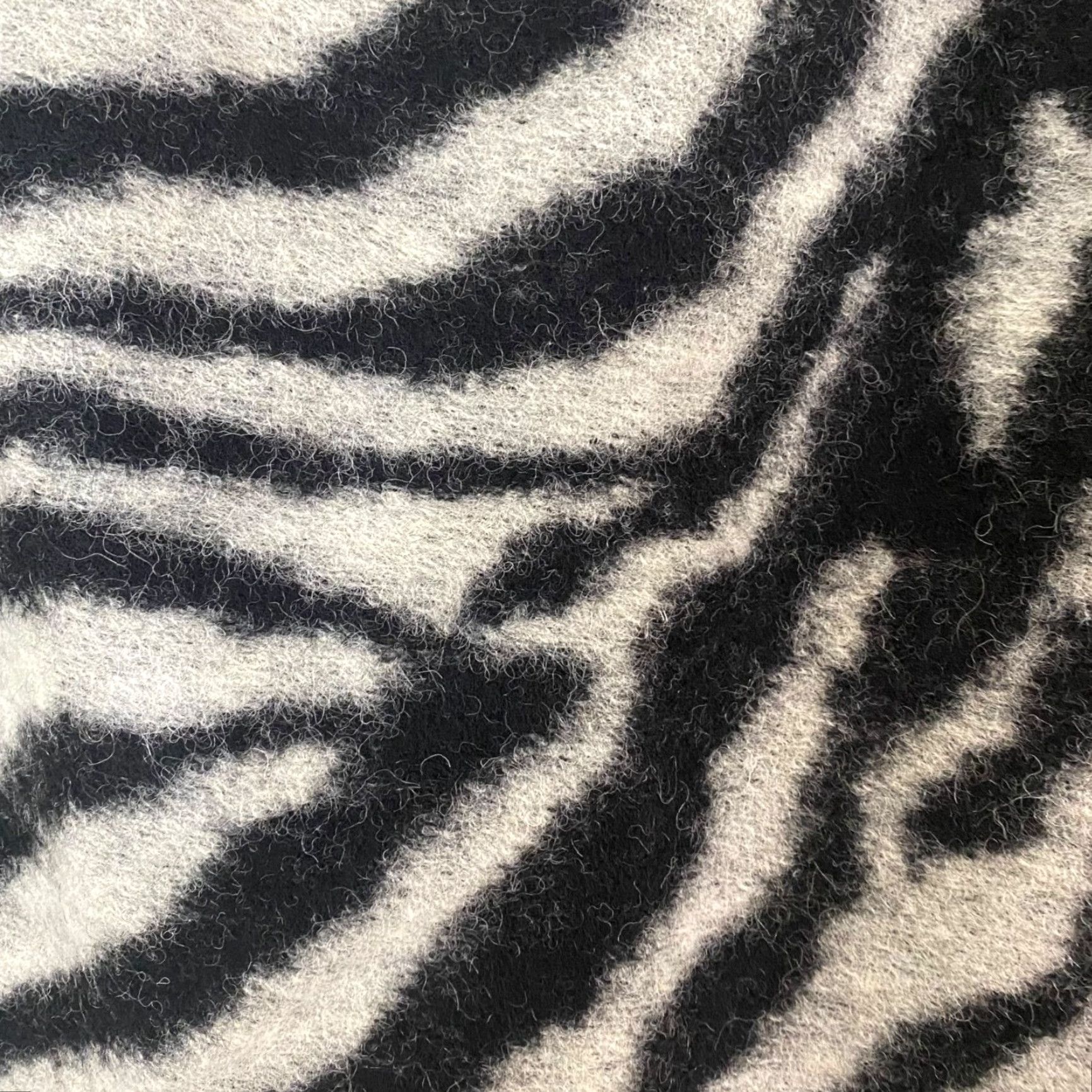 Ann Taylor VINTAGE Ann Taylor Skirt Petite Zebra Print Wool Jacquard Mini 2P Womens Black & White 2P Petite New Size 26" / US 2 / IT 38 - 6 Thumbnail