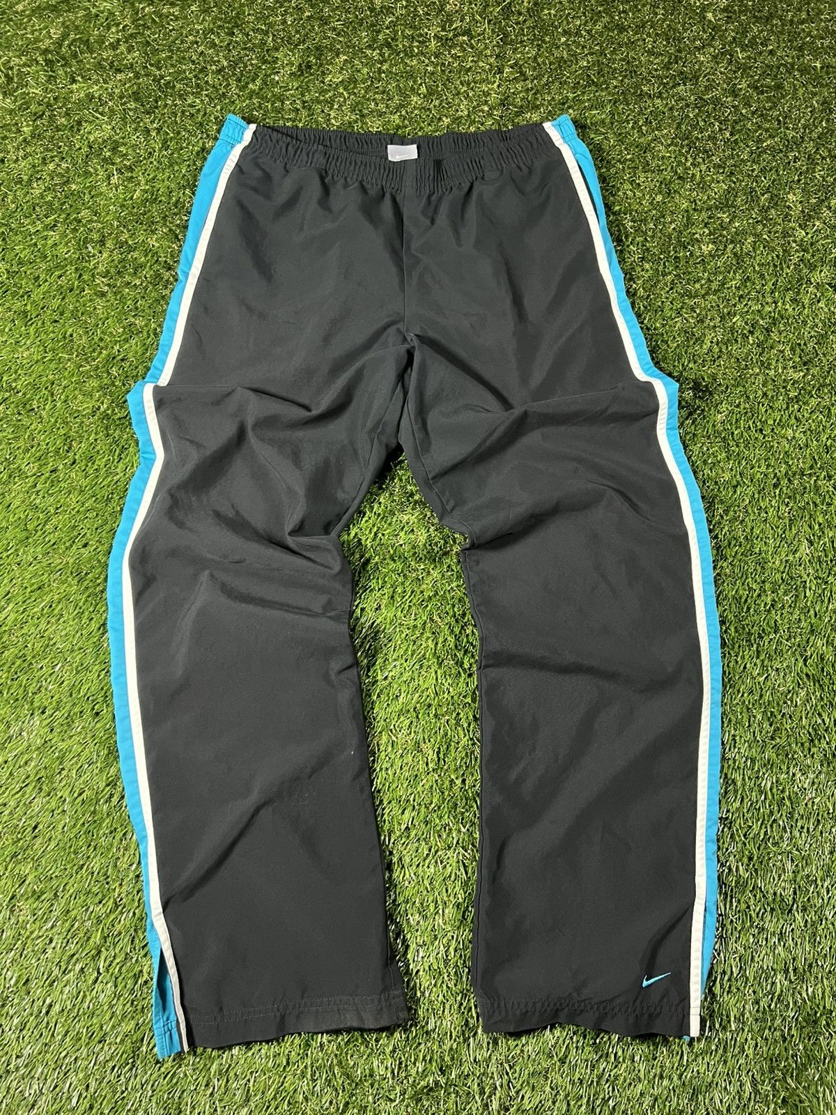 Nike Vintage Y2k Nike Baggy Nylon Fall Aqua Track Sweat Pants Size US 32 / EU 48 - 1 Thumbnail