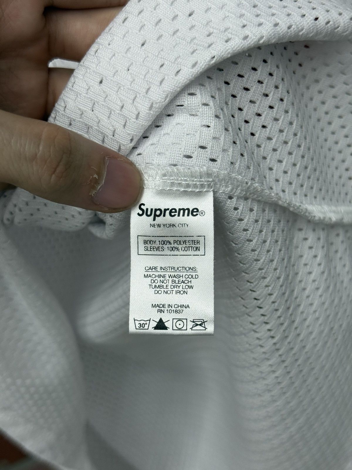 Supreme Supreme White Mesh Jersey Hoodie Size Medium 🧼 Size US M / EU 48-50 / 2 - 13 Thumbnail