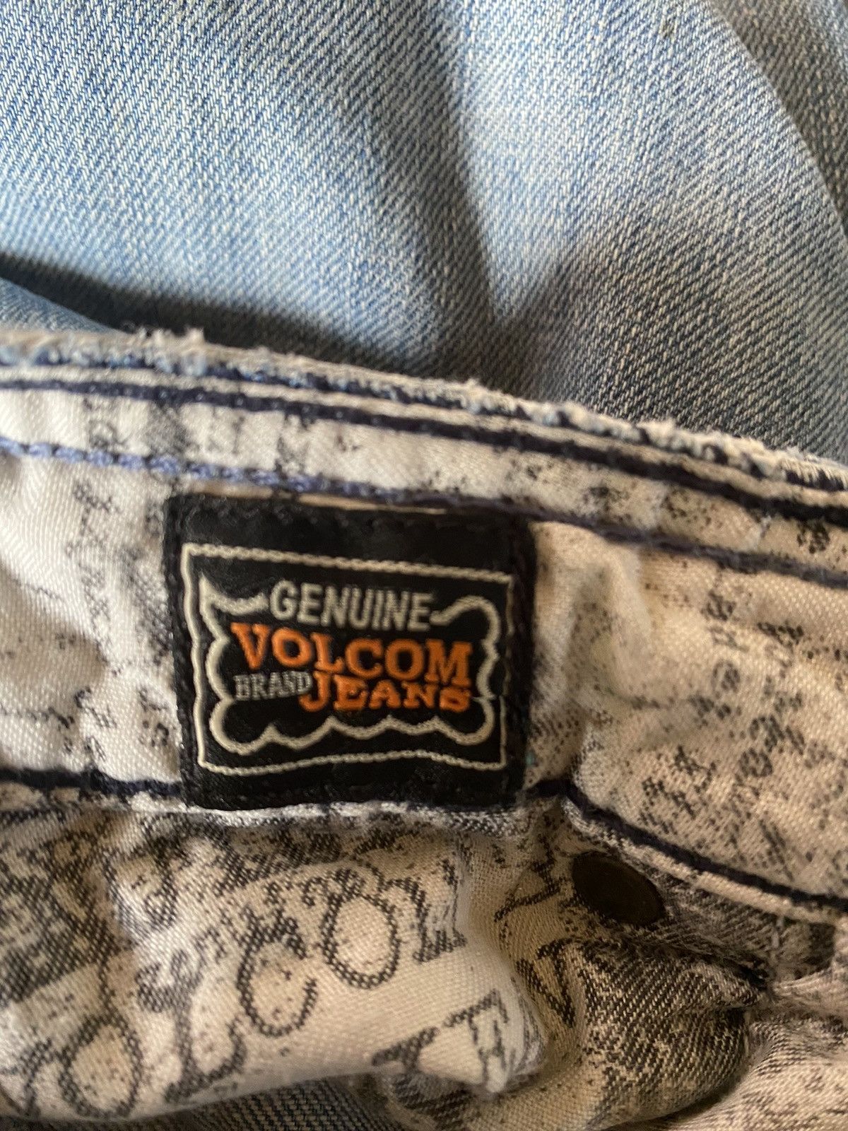 Vintage Vintage Volcom Genuine Distressed Jeans Size US 31 - 16 Thumbnail