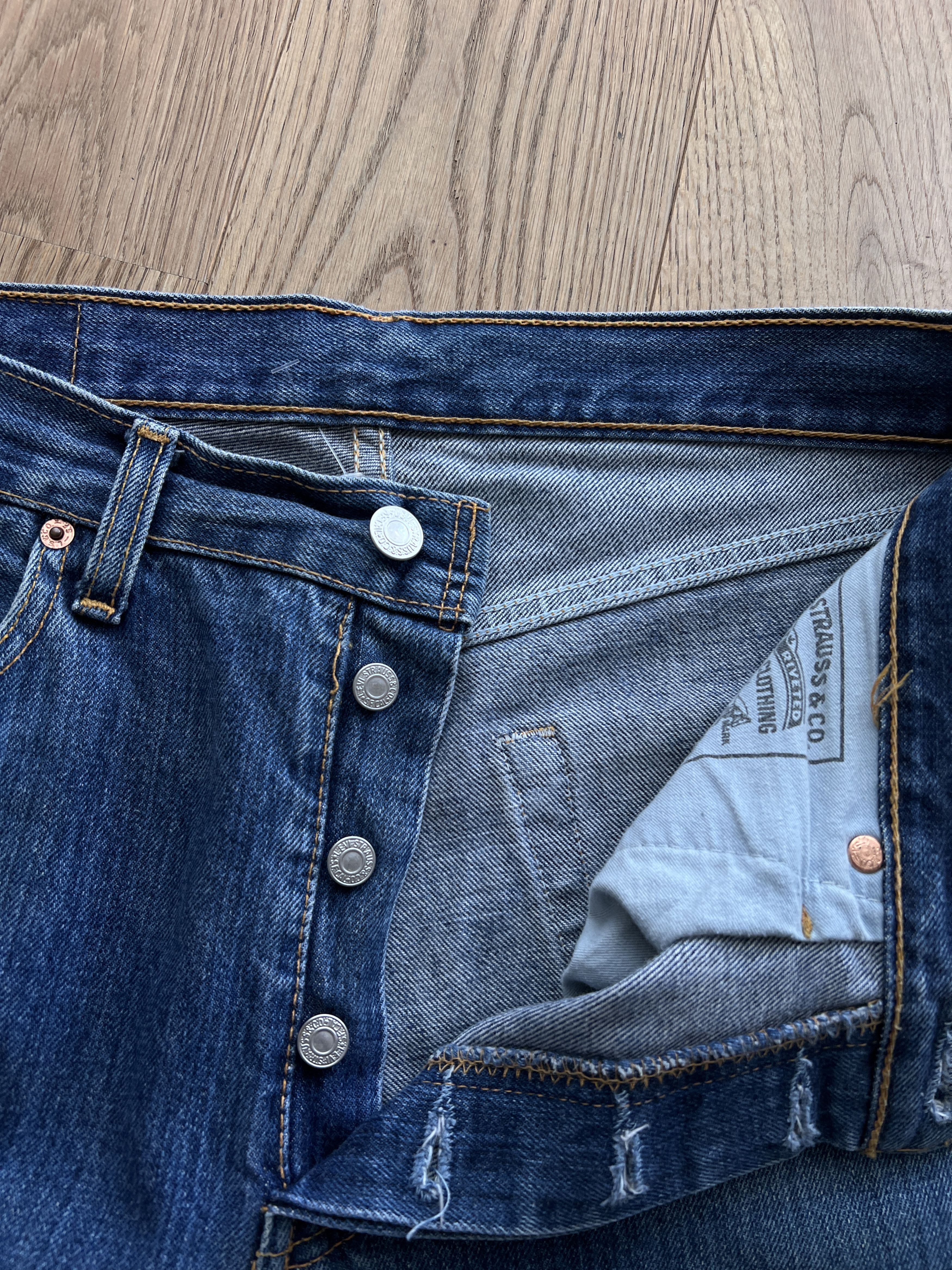 Levi's Vintage Clothing Levis 555 04 Flared boot cut vintage 2000s Retro denim jeans Size US 32 / EU 48 - 17 Thumbnail