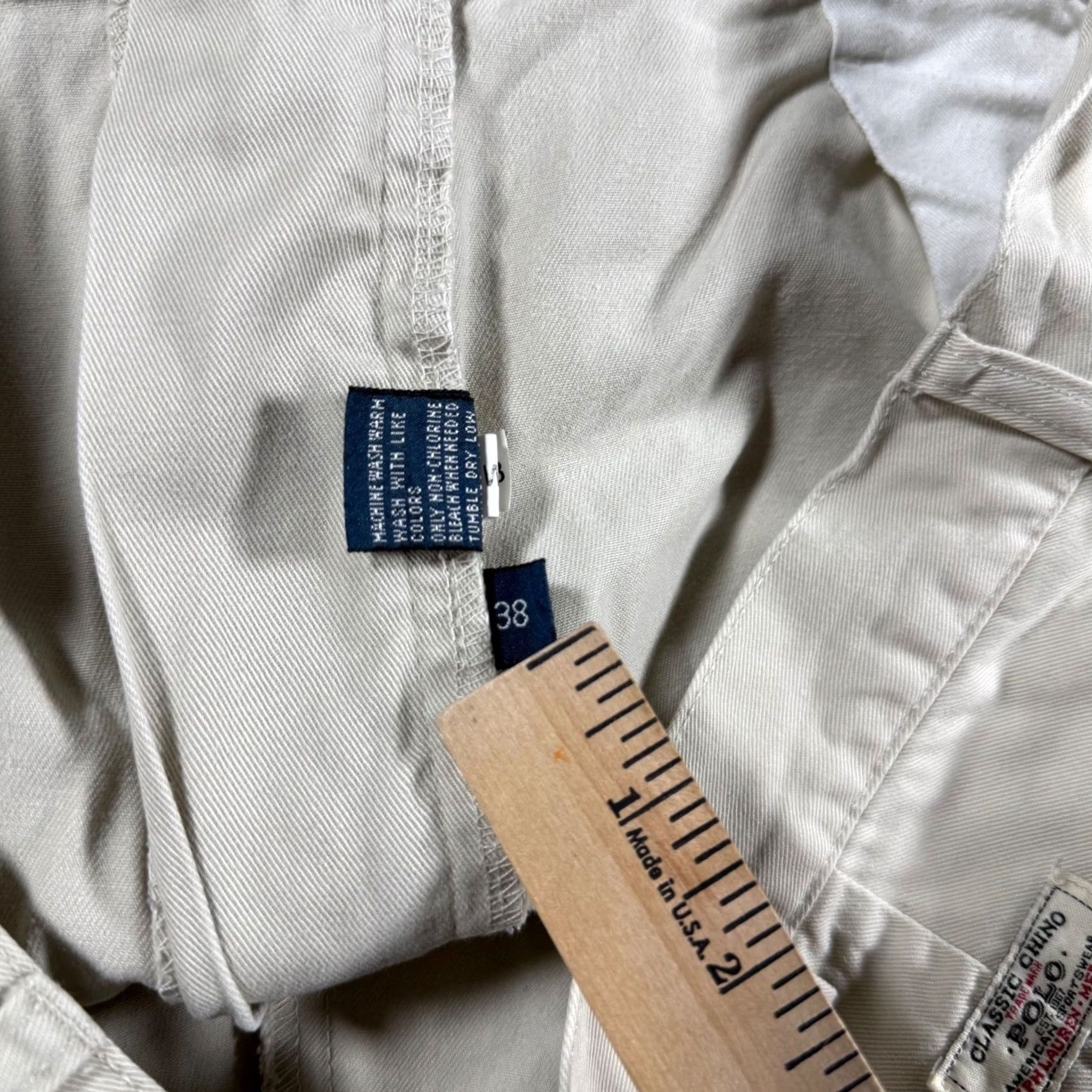 Polo Ralph Lauren Polo Ralph Lauren Tyler Short Mens 38 Tan Khaki Double Pleated Classic Chino Shorts, Beige, 90s, Vintage Preppy, Casual, Travel, Cotton, Classic Fit Size US M / EU 48-50 / 2 - 4 Thumbnail