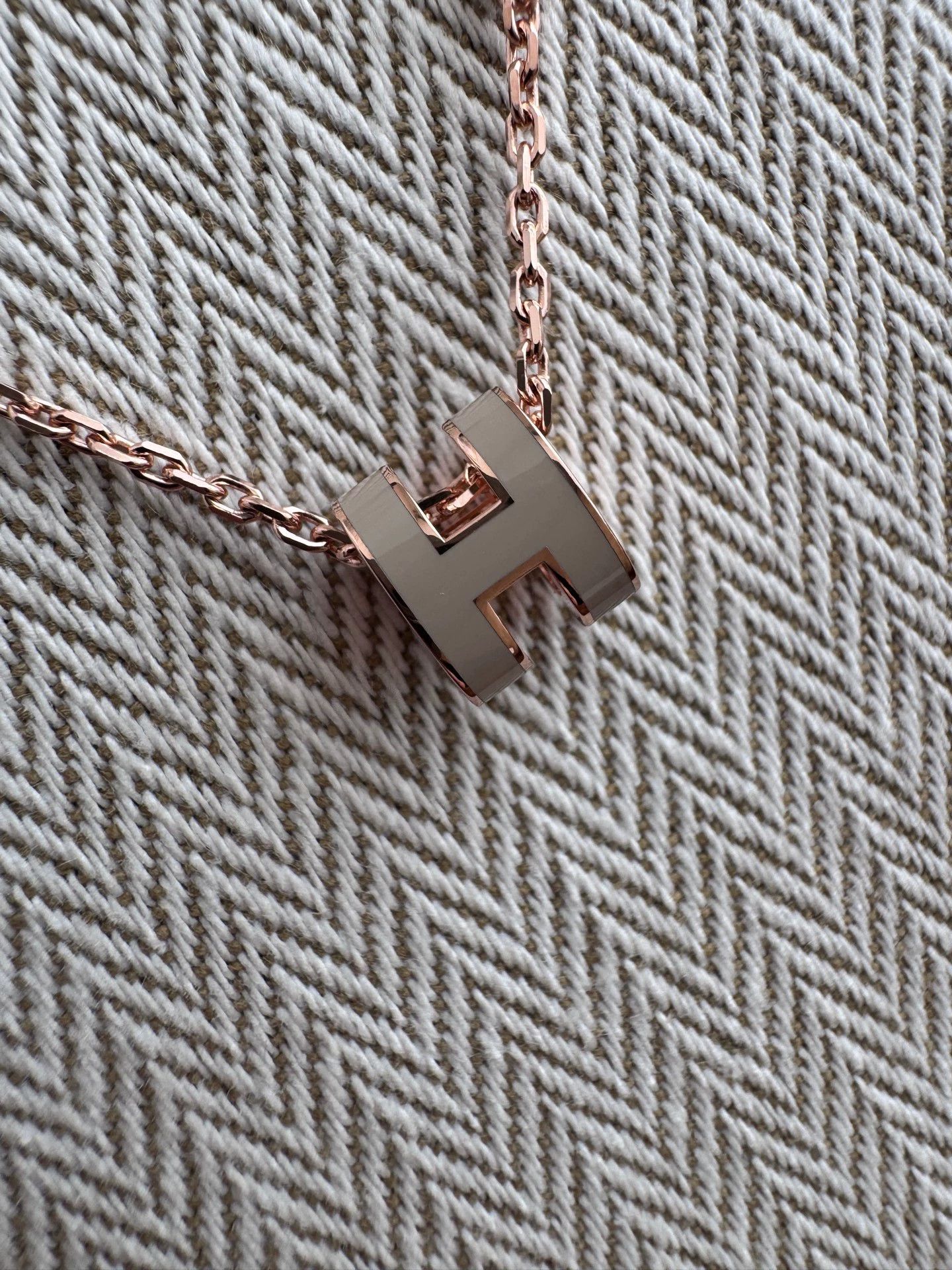 Hermes HERMES Mini Pop H Necklace Milk Tea Rose Gold Size ONE SIZE - 5 Thumbnail