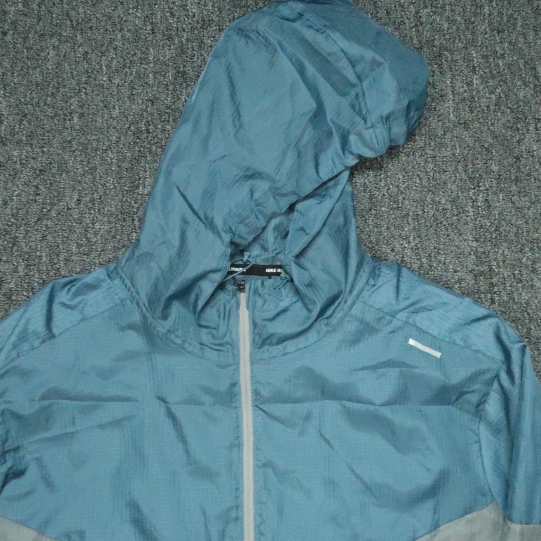 Nike Nike Jacket Mens Large Gray Windrunner Lightweight Hooded Zip Windbreaker Pockets Size US L / EU 52-54 / 3 - 2 Thumbnail
