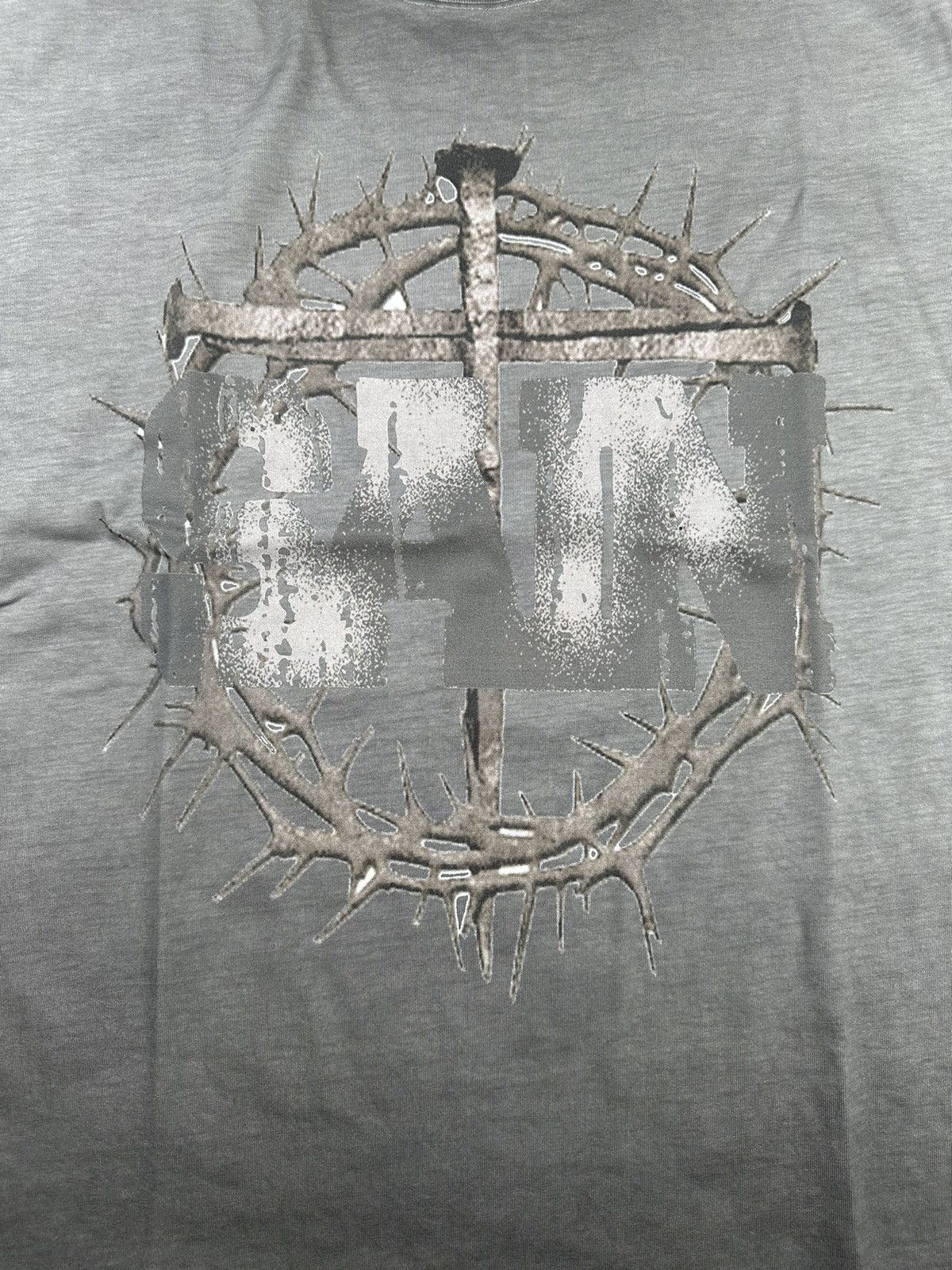 Vintage Saint Vanity Saint T-shirt Size US XXL / EU 58 / 5 - 2 Thumbnail