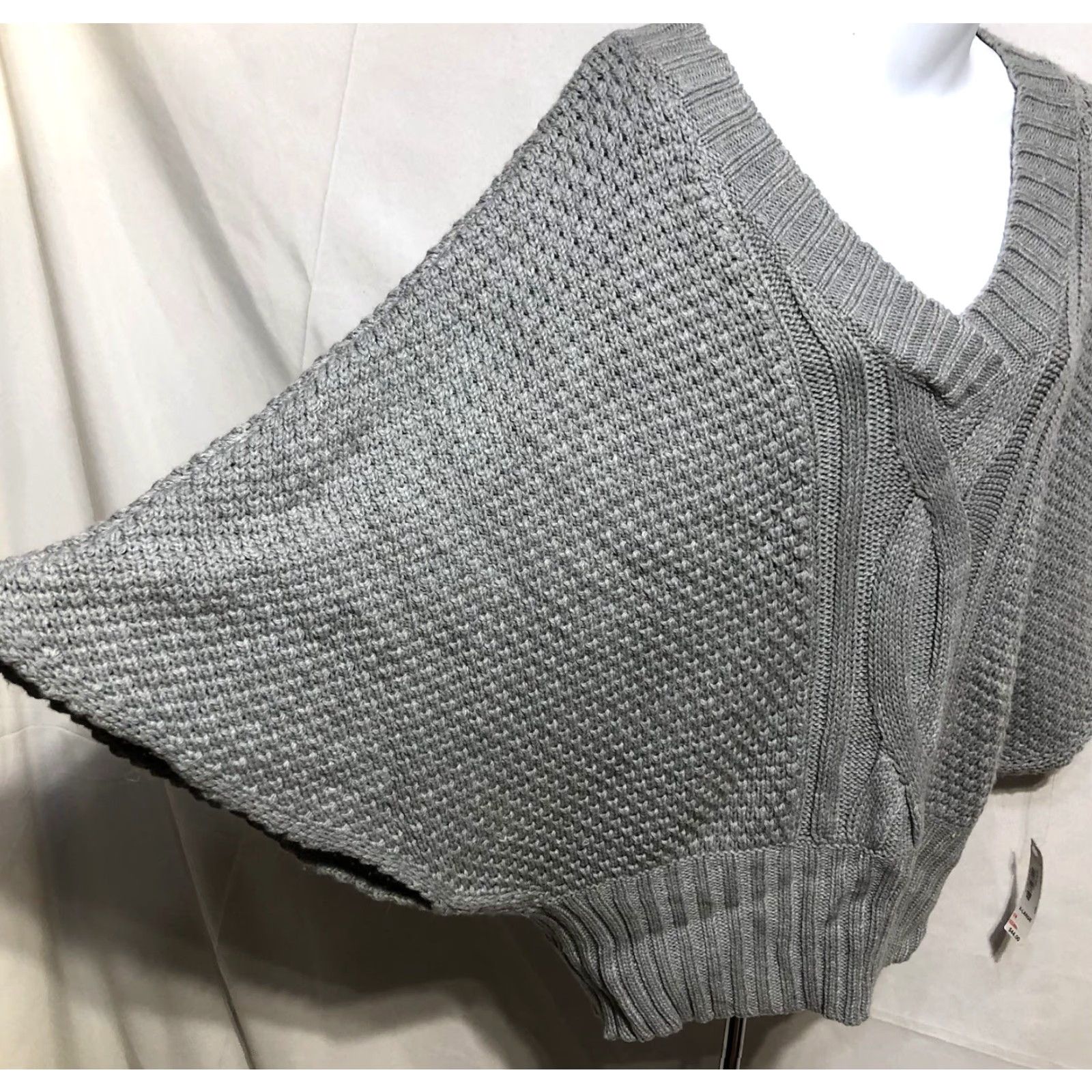Vintage NWT ANA Crochet Knit Sweater XL Gray Butterfly Sleeves V-Neck CottageCore Size XL / US 12-14 / IT 48-50 - 4 Thumbnail