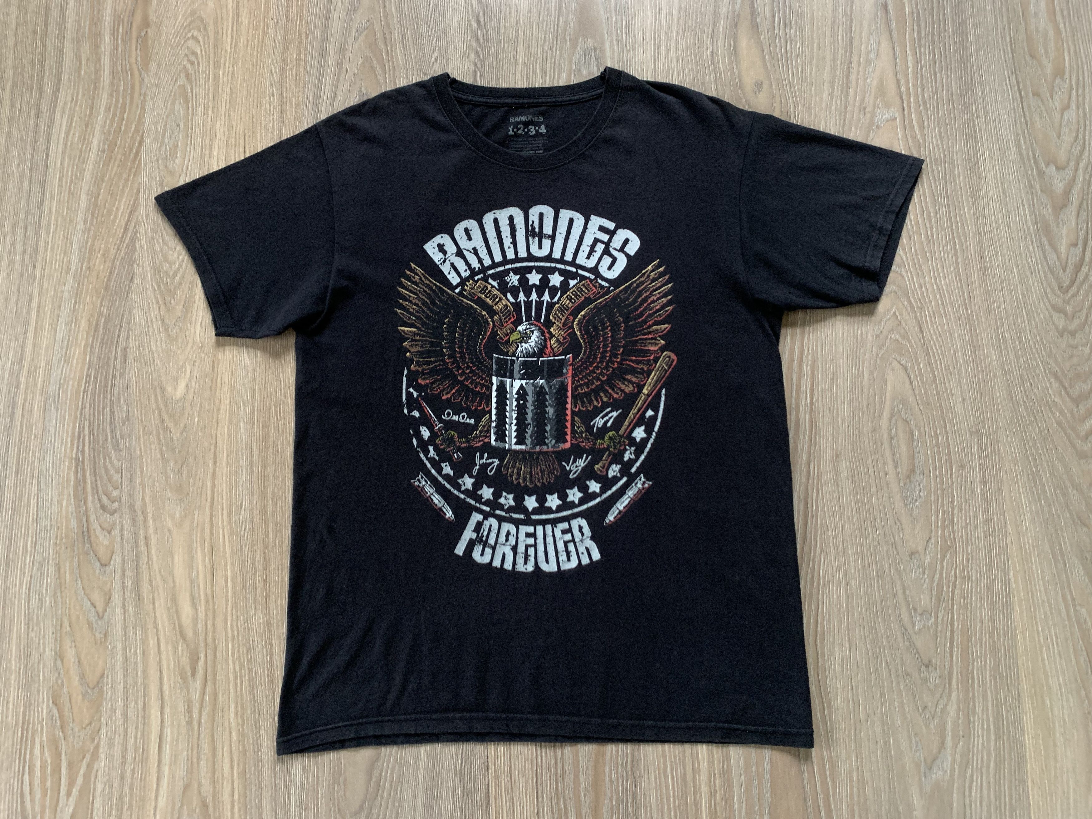 Band Tees Rare Ramones 2018 Big Logo Black T Shirt Size US L / EU 52-54 / 3 - 2 Thumbnail