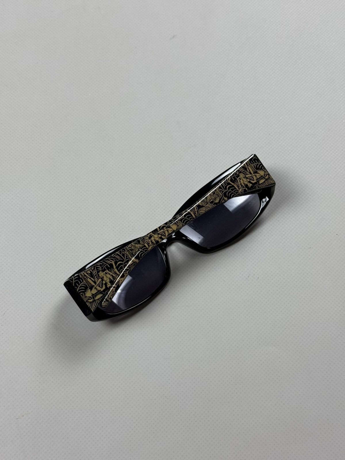 Jean Paul Gaultier Jean Paul Gaultier Unisex Hawaiian Print Sunglasses Size ONE SIZE - 8 Thumbnail