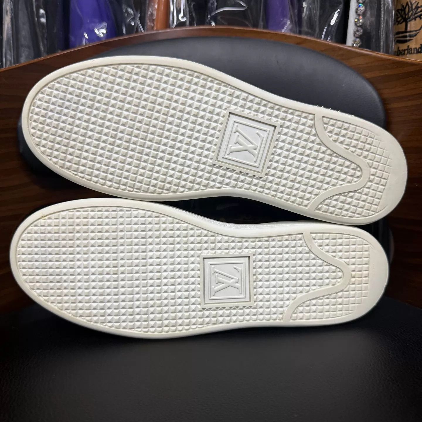 Louis Vuitton LV Frontrow Monogram Cowhide Sneakers 36.5 Like New Size US 6 / IT 36 - 8 Thumbnail