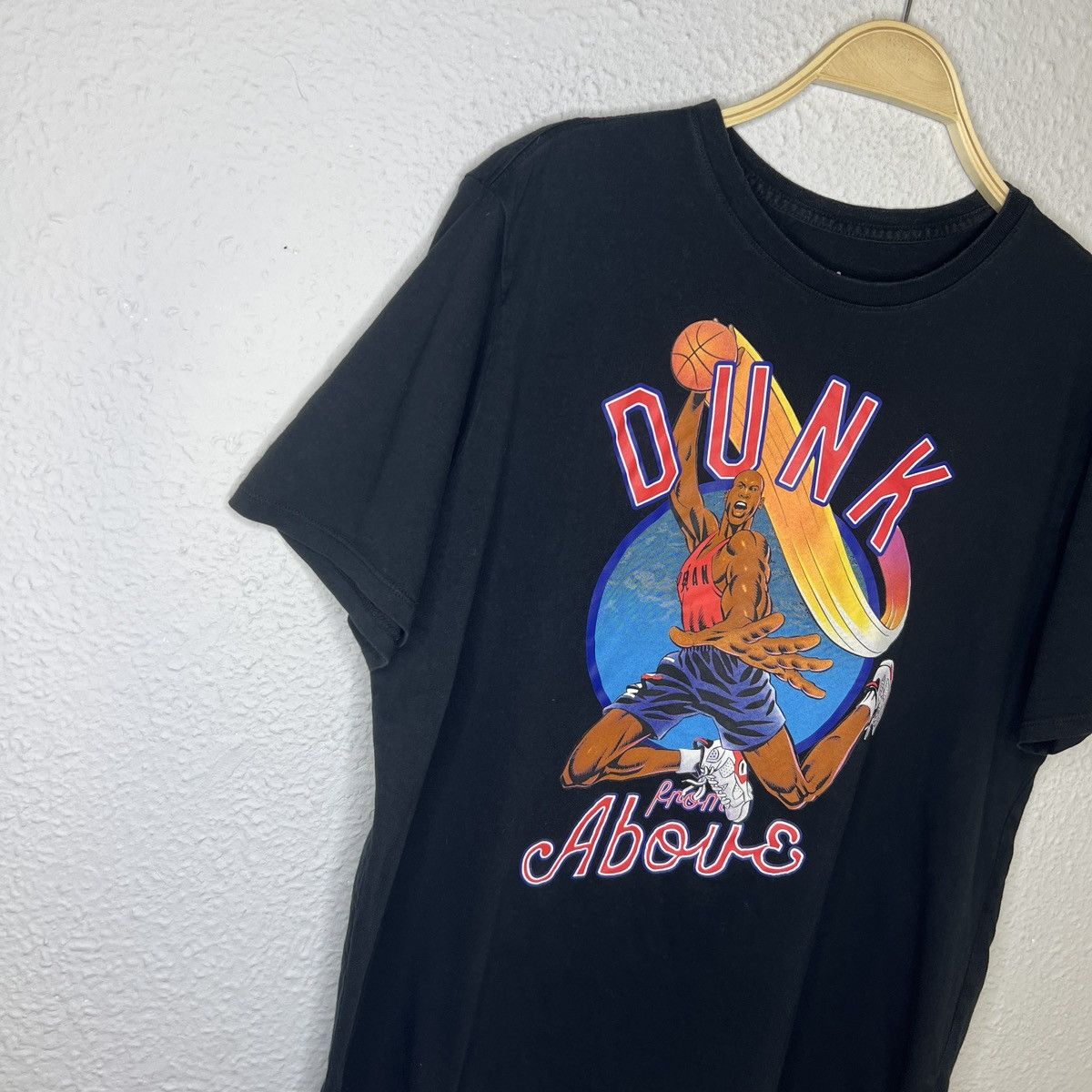 Jordan Brand Vintage Nike Jordan Tshirt Tee Dunk From Above Print Black Size US L / EU 52-54 / 3 - 2 Thumbnail