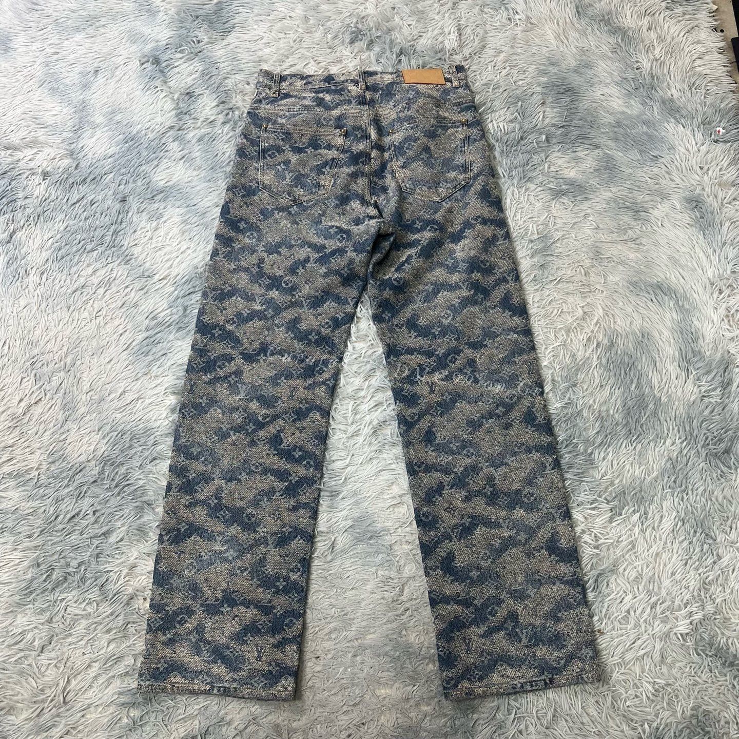 Louis Vuitton Louis Vuitton SS26 Monogram Skate Jeans Size US 29 - 2 Thumbnail