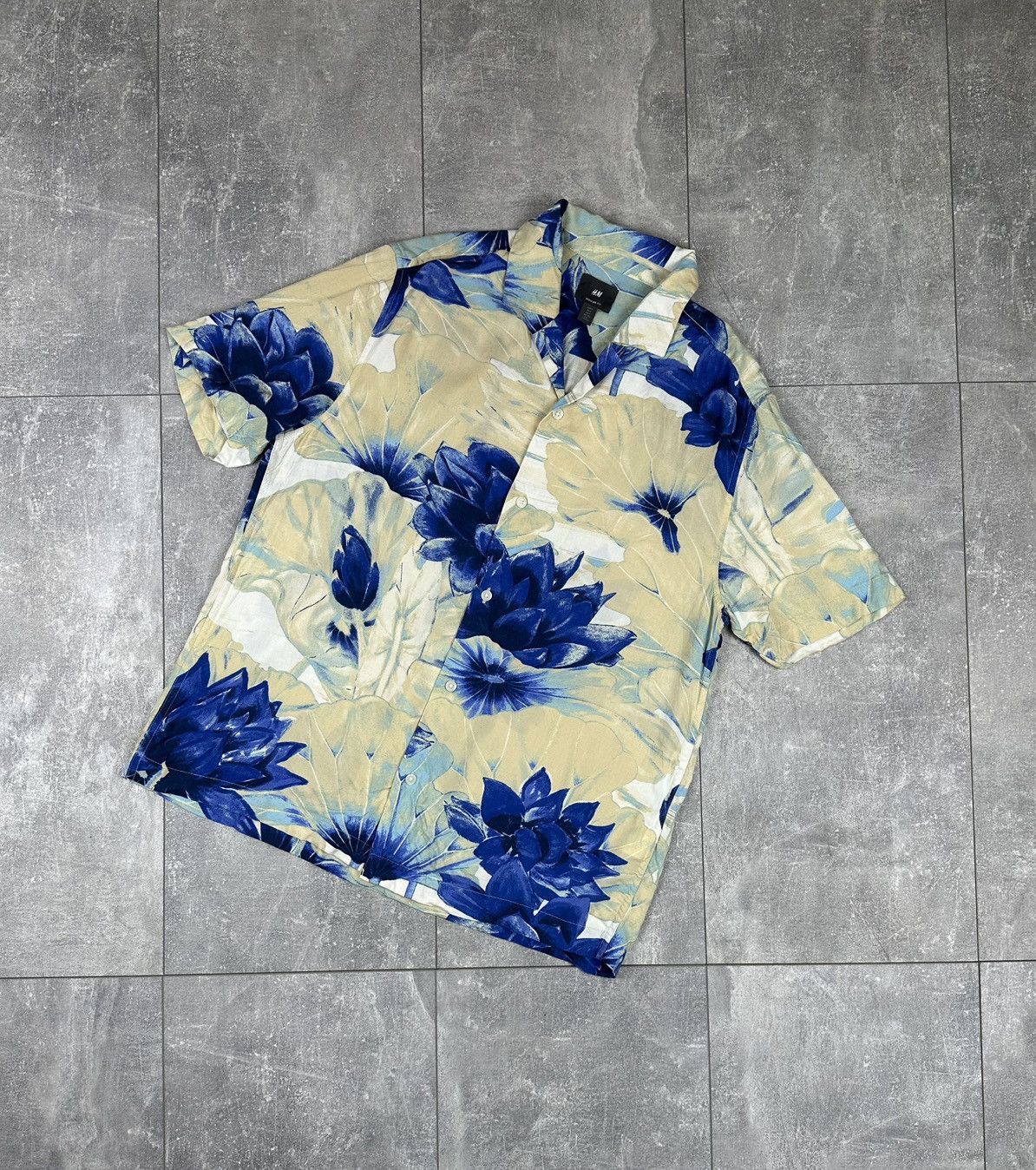 H&M H&m Vintage Streetwear Hawaii Shirt Button Up Size US S / EU 44-46 / 1 - 1 Thumbnail