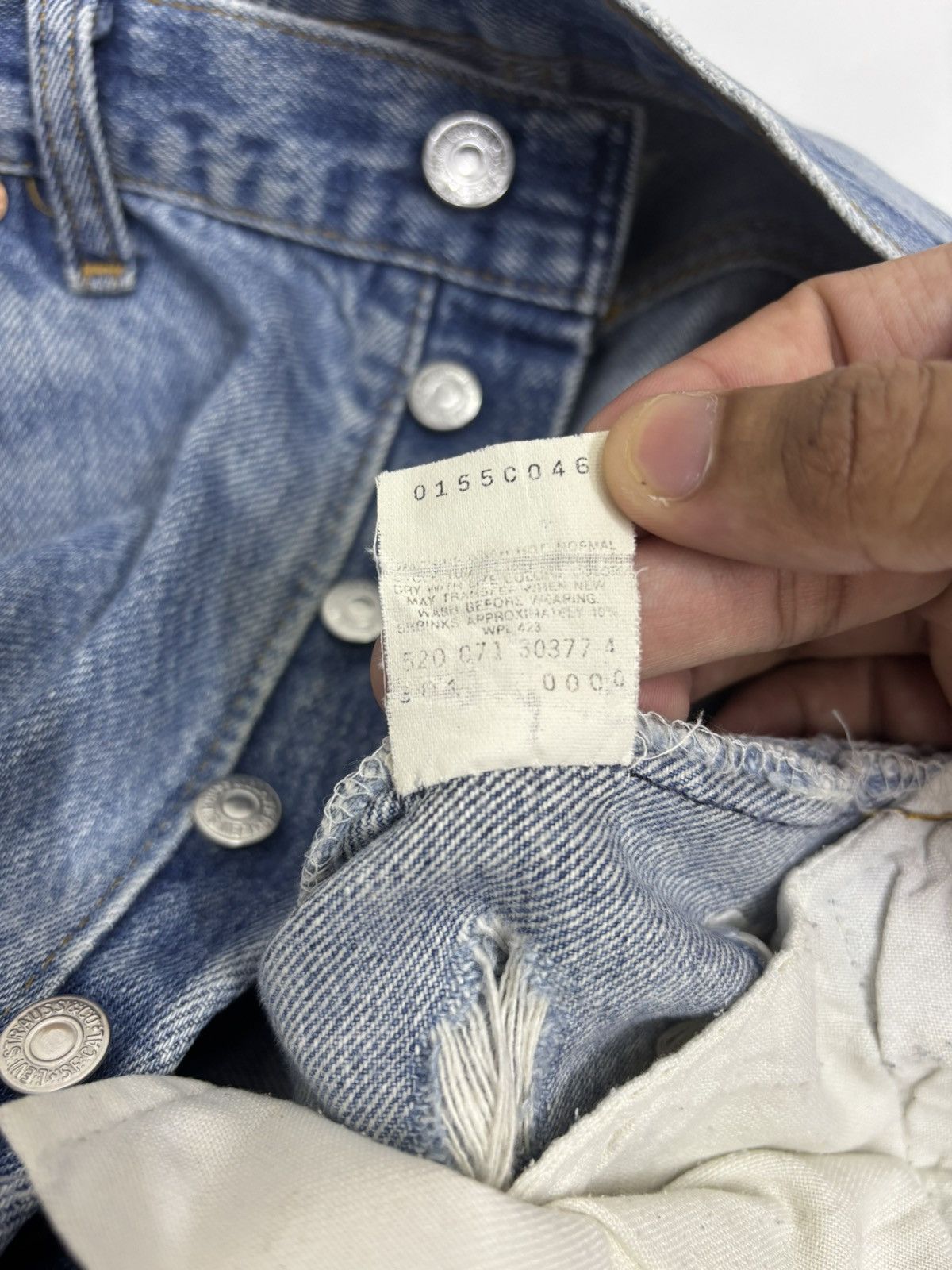 Levi's LEVIS 501 USA DISTRESSED THRASHED RIPPED DENIM JEANS Size US 34 / EU 50 - 14 Thumbnail
