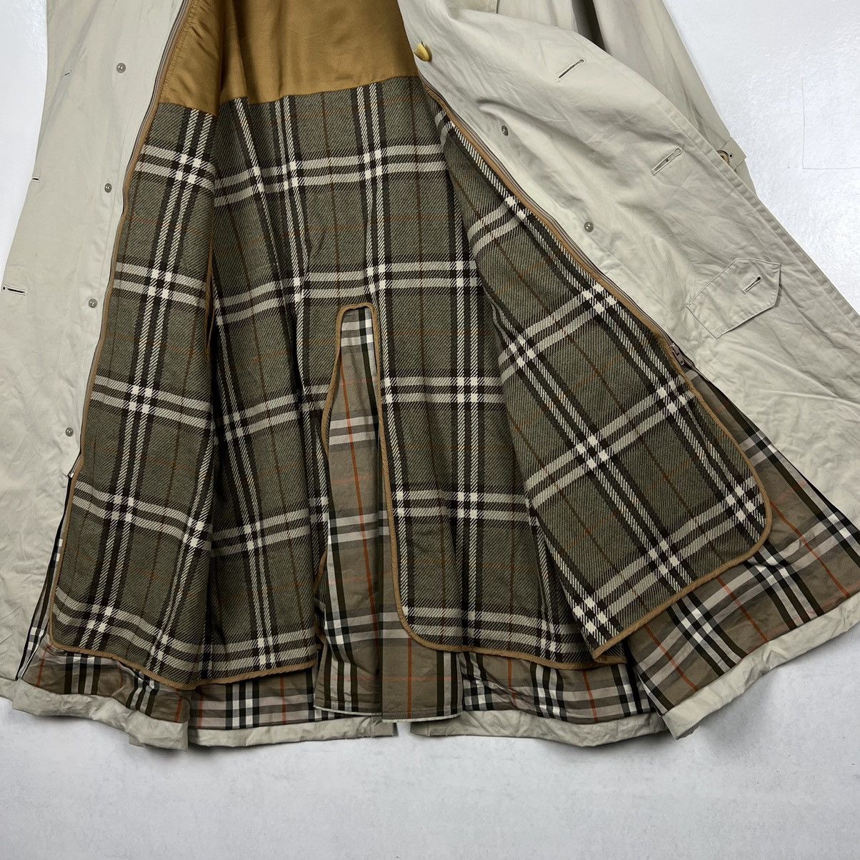 Burberry 🔥VINTAGE BURBERRYS LONG TRENCH COATS NOVA CHECK DESIGN Size US M / EU 48-50 / 2 - 12 Thumbnail