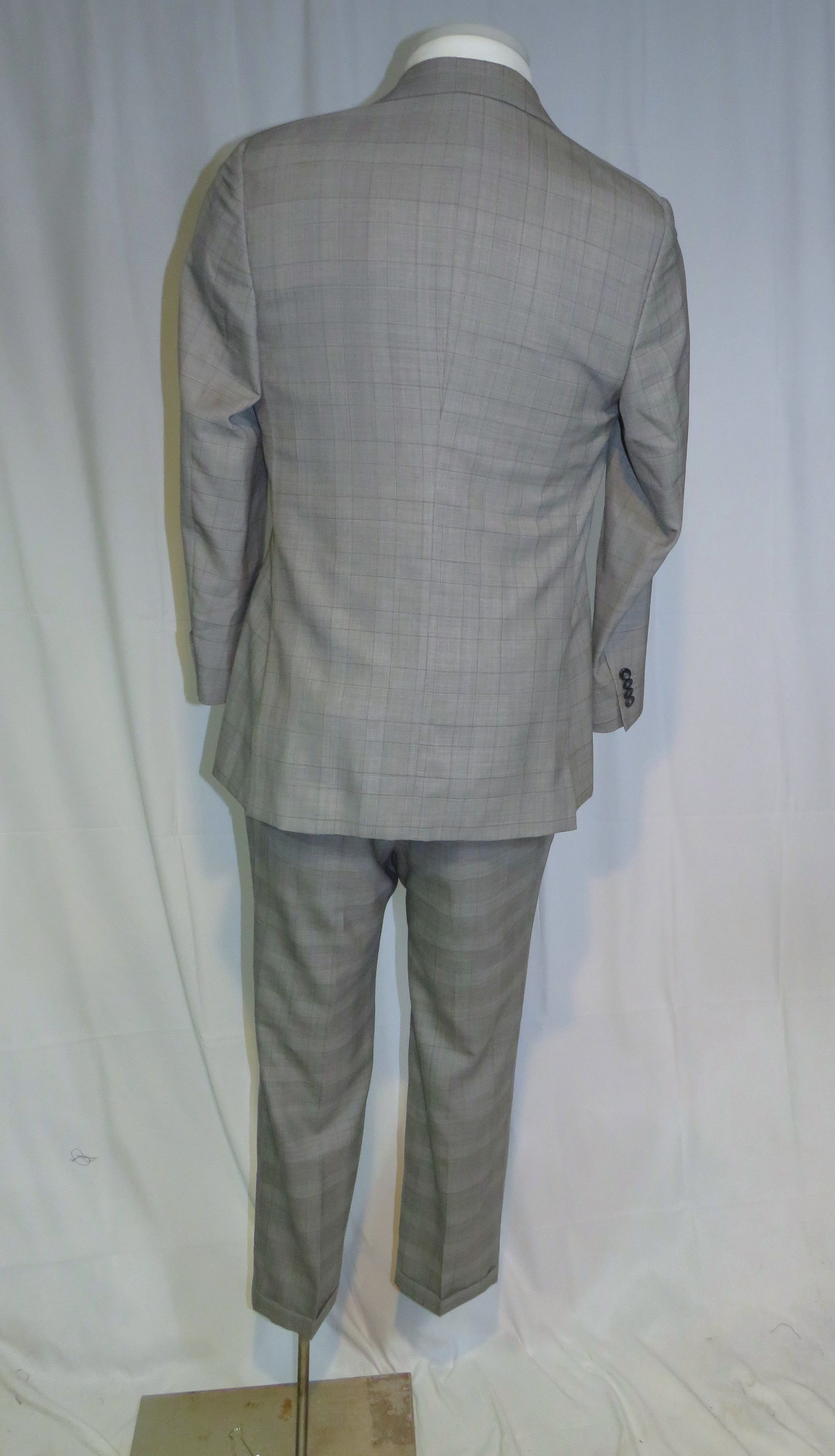Giorgio Armani Black Label Custom Gray Plaid Two Button Suit 40R Size 40R - 2 Thumbnail