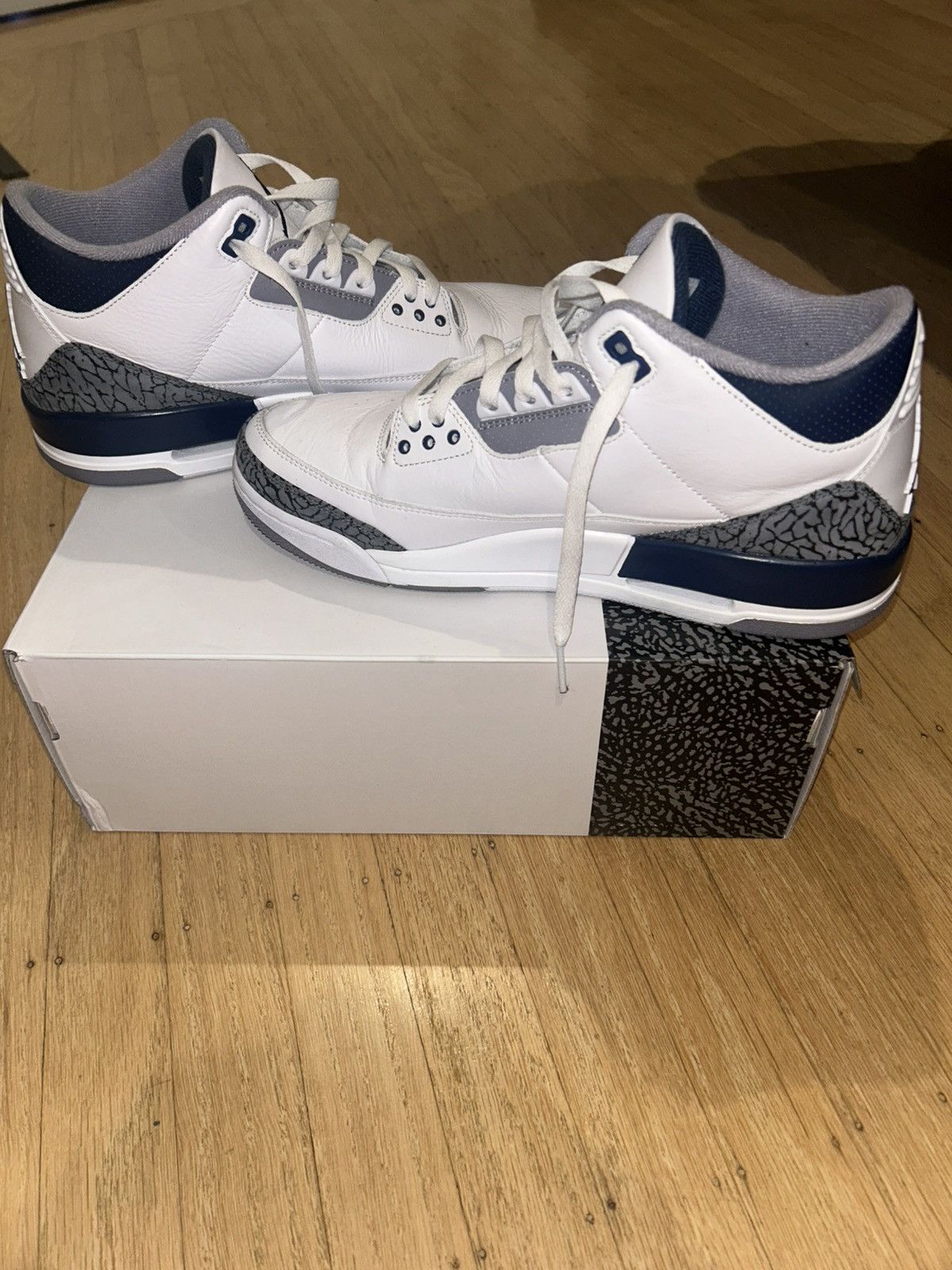 Jordan Brand × Nike Jordan 3 Midnight Navy Size 11 Size US 11 / EU 44 - 2 Thumbnail