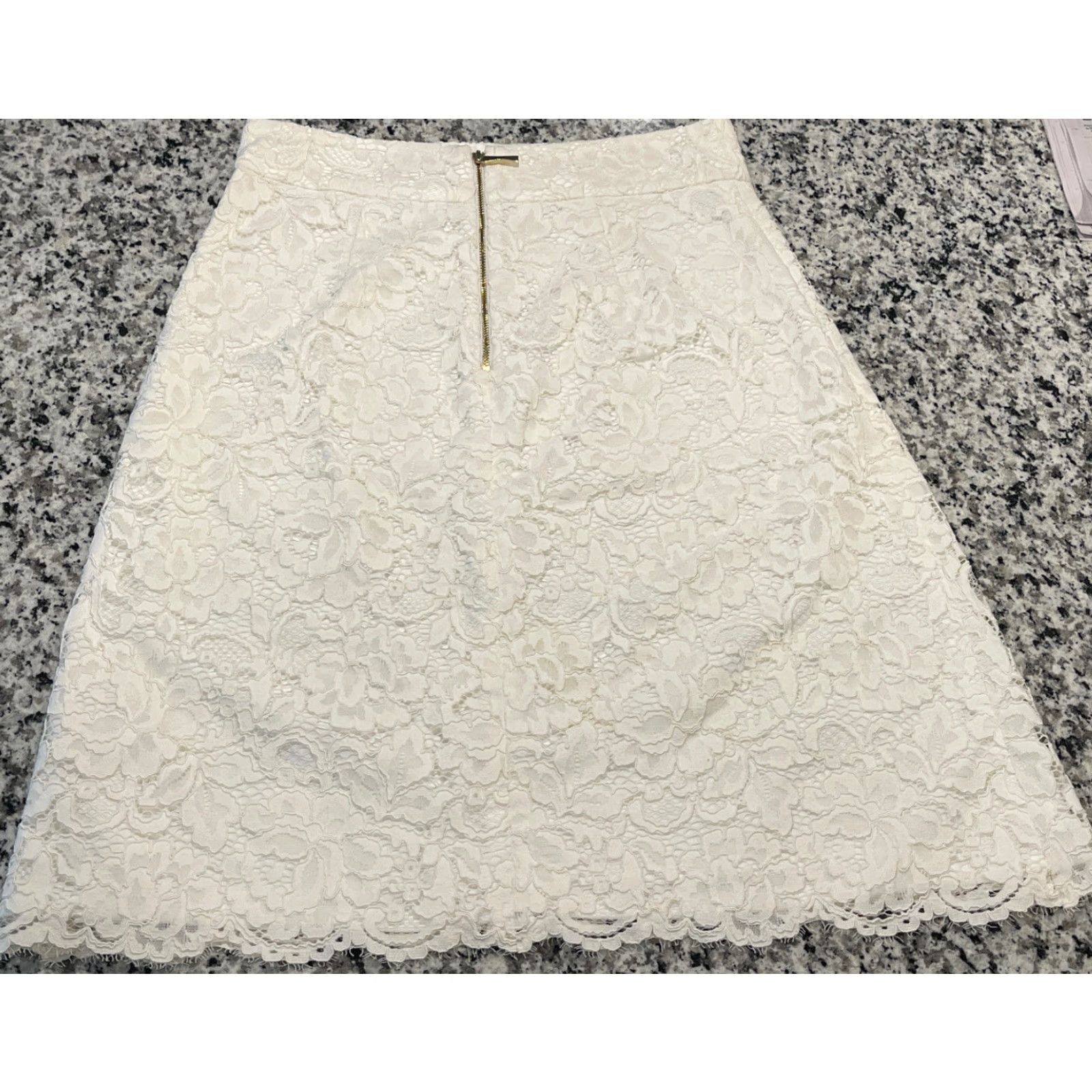 Vintage Kate Spade White Floral Lace Overlay A-Line Knee Length Skirt sz 4 Women's Skirt White Floral Lace Overlay A-Line Knee Length 4 Womens Kate Spade Size 27" / US 4 / IT 40 - 2 Thumbnail