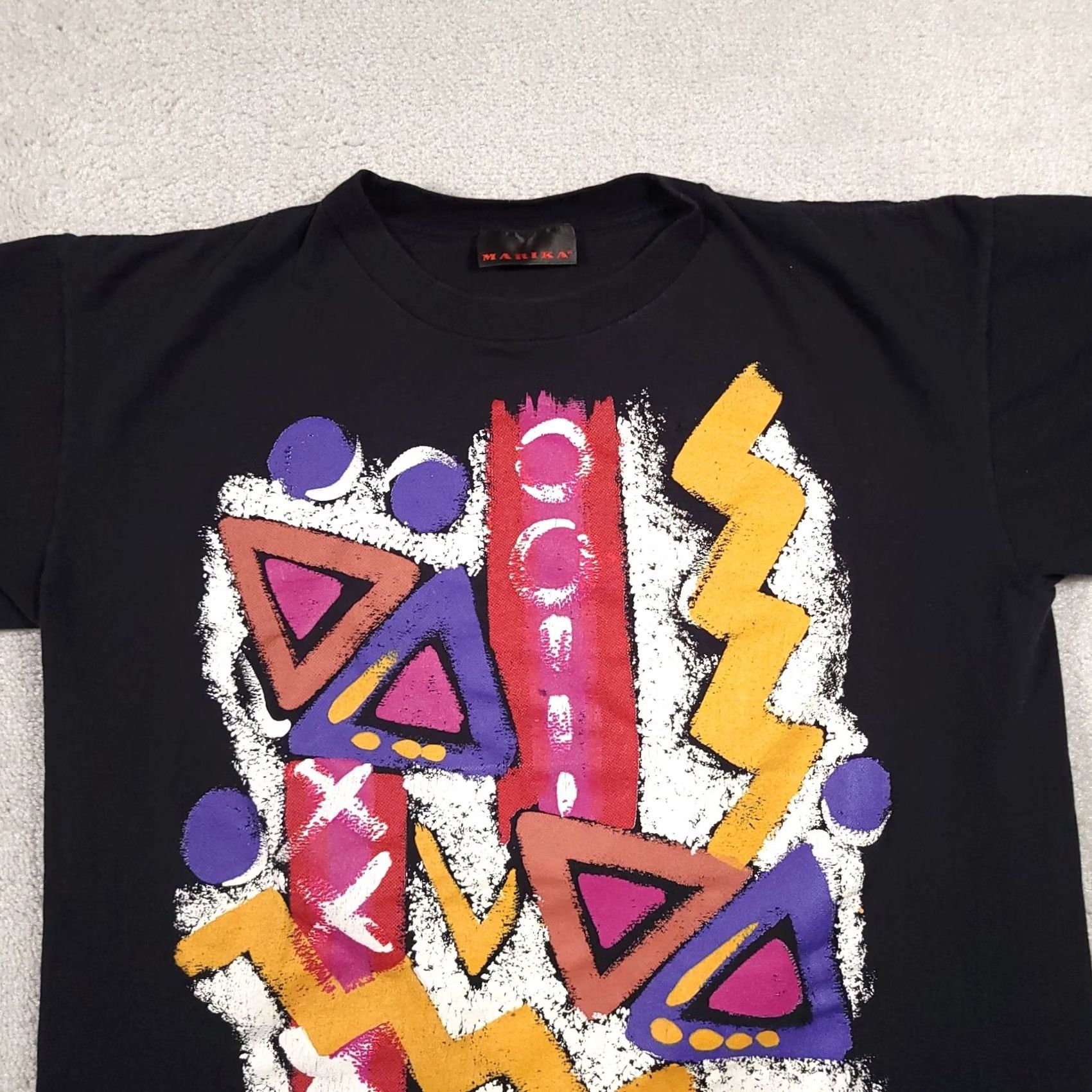 Vintage VINTAGE Marika T-Shirt Mens OSFA All Over Print Black Art Painting Abstract 90s USA Size US XL / EU 56 / 4 - 3 Thumbnail