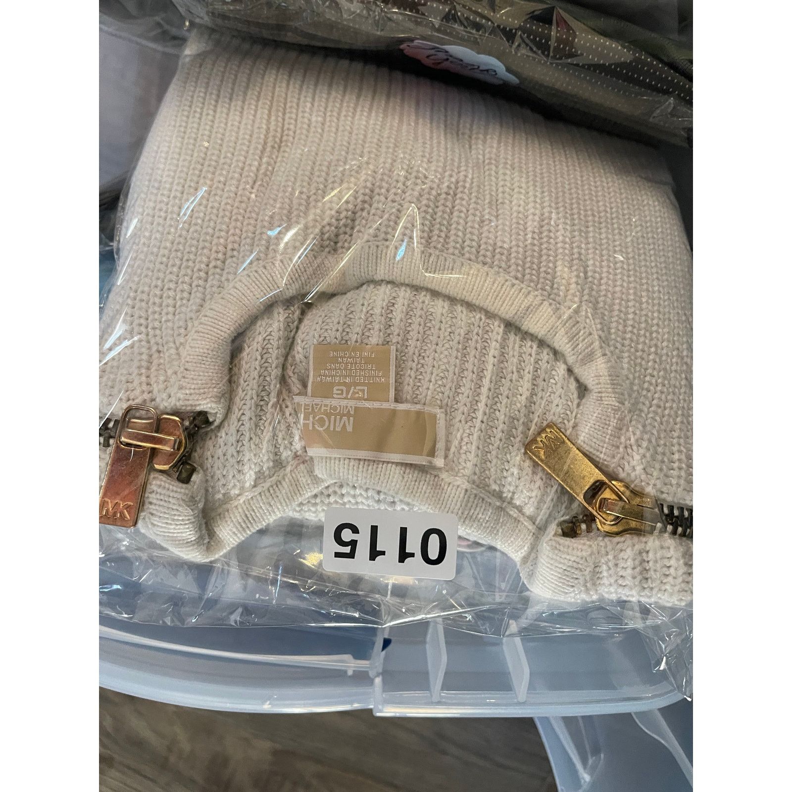 Michael Kors Michael Kors Ivory Knit Sweater Top Gold Zip Shoulders Sz LG Size L / US 10 / IT 46 - 9 Thumbnail