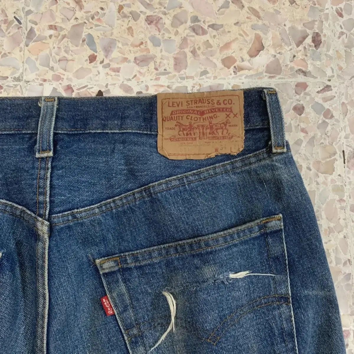 Levi's Vintage Levi’s 501 Jeans Levis Ripped Distressed Denim Pants Size US 30 / EU 46 - 10 Thumbnail