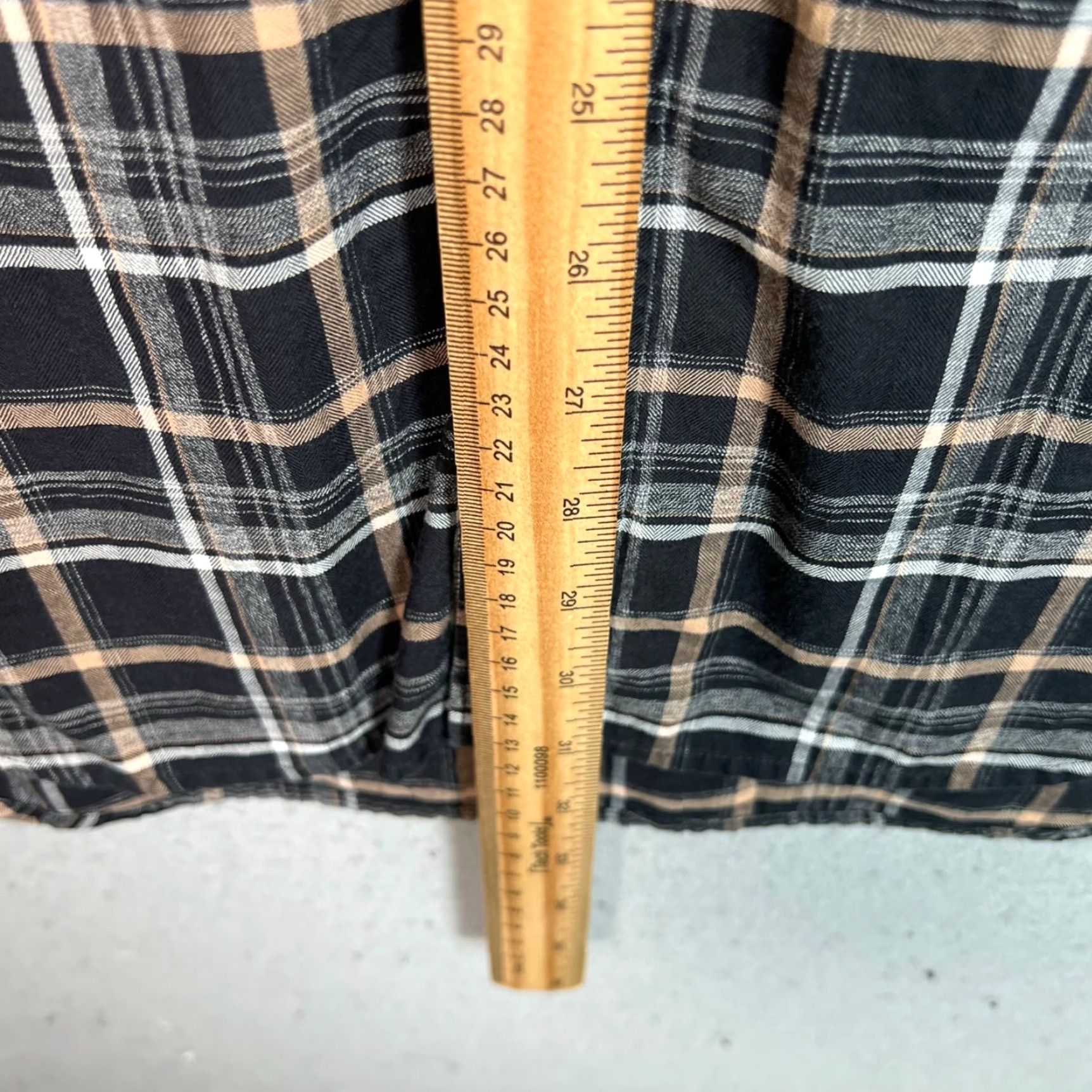 Perry Ellis Perry Ellis Mens XL Plaid Long Sleeve Button-Up Shirt 100% Cotton Black & Tan Size US XL / EU 56 / 4 - 6 Thumbnail