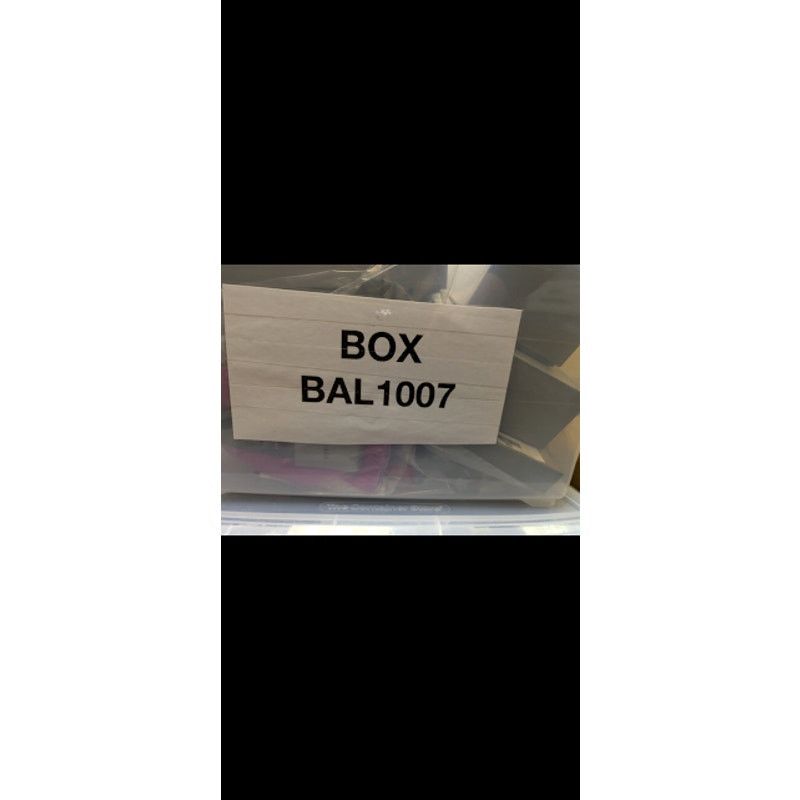 Balenciaga o1rshd1 Q:2 / Size: OS / BB Icon Hair Tie in Black Size ONE SIZE - 13 Thumbnail