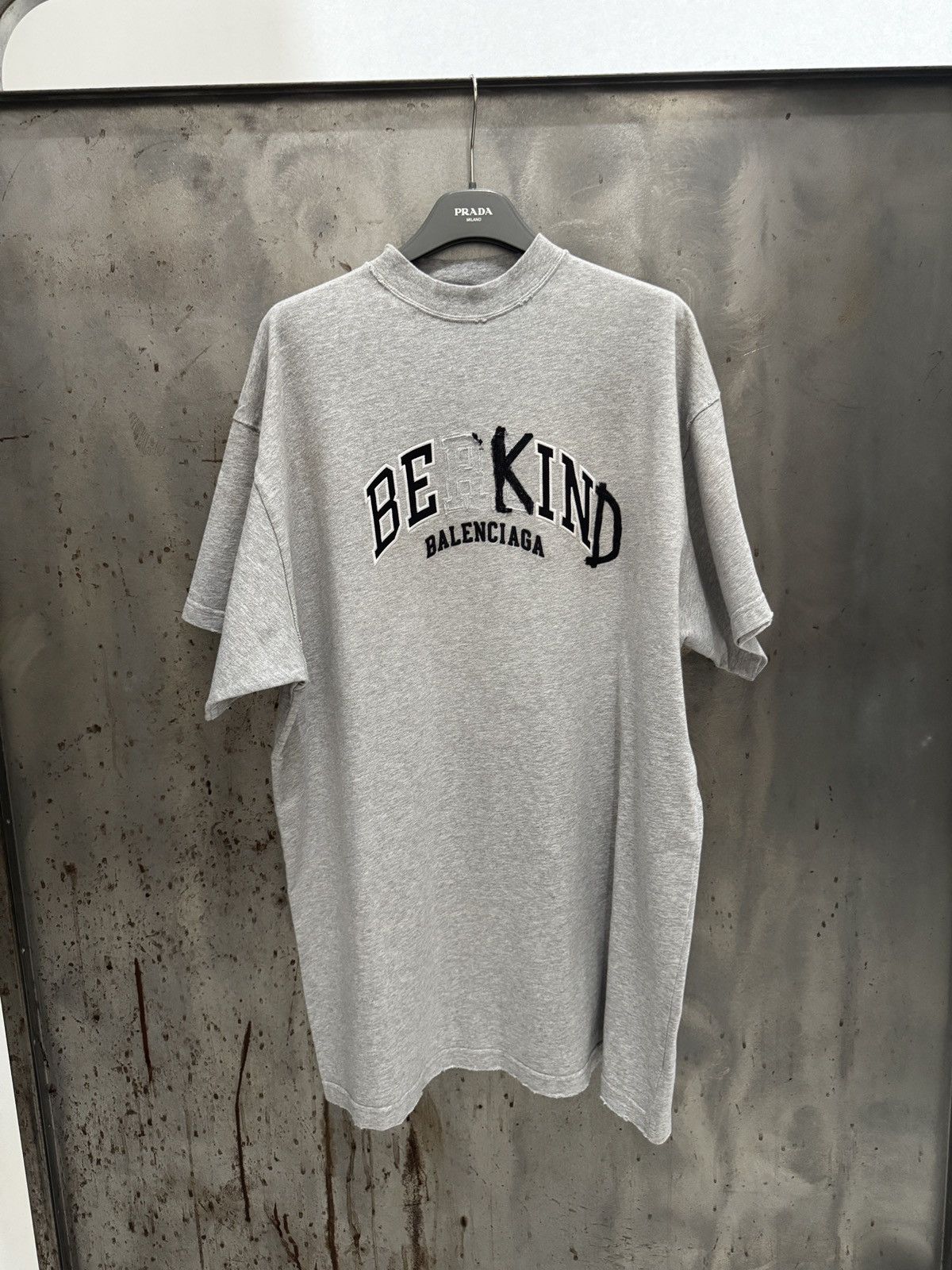 BALENCIAGA BE KIND Tシャツ サイズ : 4 BALENCIAGA be kind tシャツ ブラック サイズ4 - メルカリ
