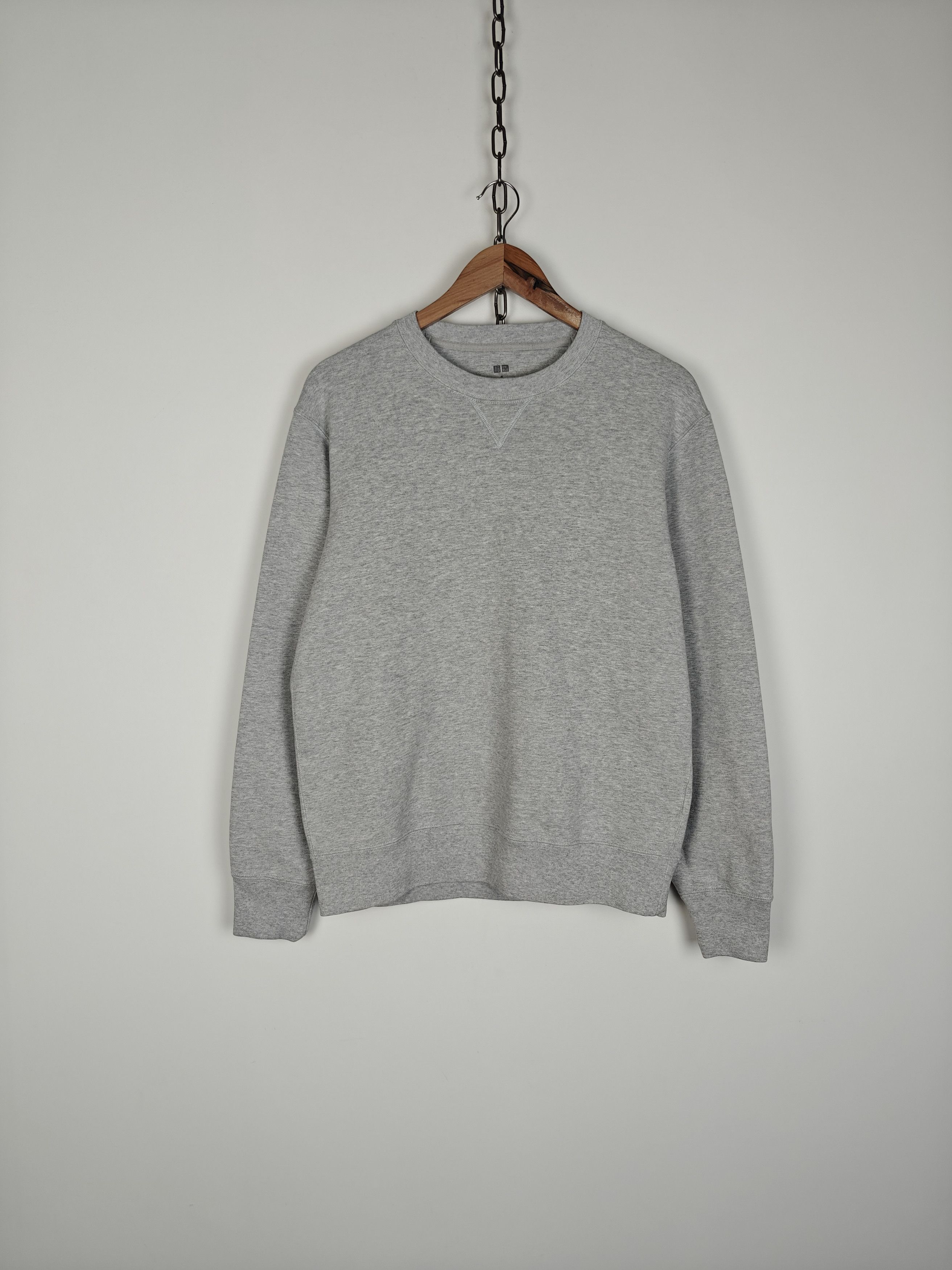 Uniqlo Uniqlo Basic Sweatshirt Crewneck Pullover Gray size M Size US M / EU 48-50 / 2 - 1 Thumbnail