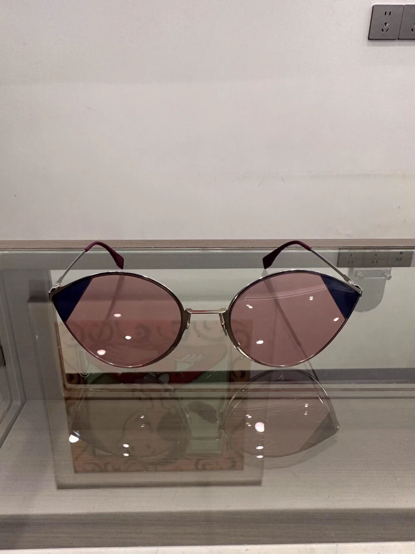 Fendi Fendi pink sunglasses new with box Size ONE SIZE - 3 Thumbnail