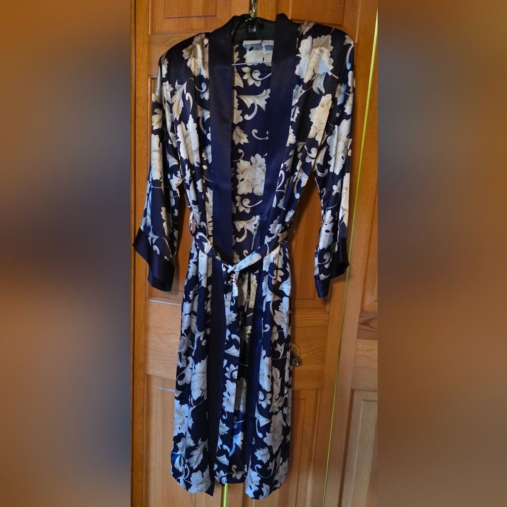 The Unbranded Brand Adonna Vintage Like New 3 Piece Pajama Set Size ONE SIZE - 6 Thumbnail