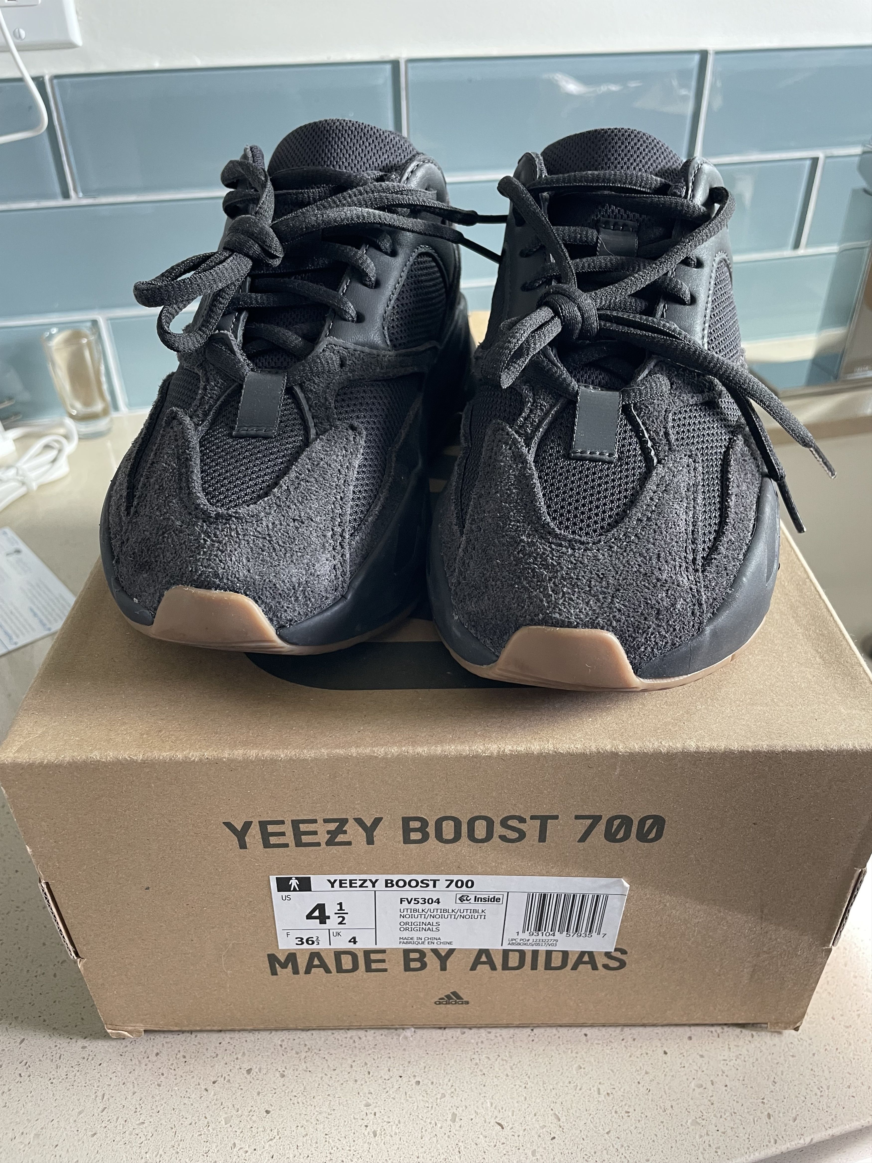 Adidas × Yeezy Yeezy Boost 700 Utility Black Size US 6.5 / IT 36.5 - 6 Thumbnail