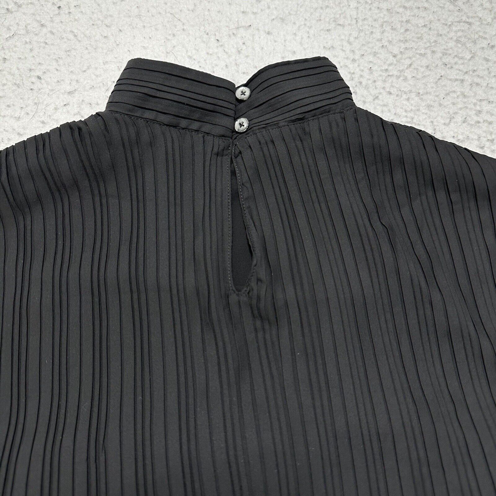 Shein Shein Medium Black Sleeveless Career Blouse Mockneck Size M / US 6-8 / IT 42-44 - 11 Thumbnail