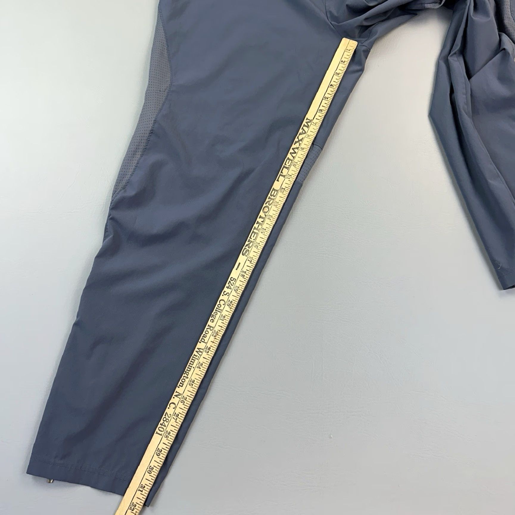 Champion Champion Track Pants Mens XL Gray Lightweight Vented Ankle Zip Jogger Athleisure Size US 36 / EU 52 - 3 Thumbnail