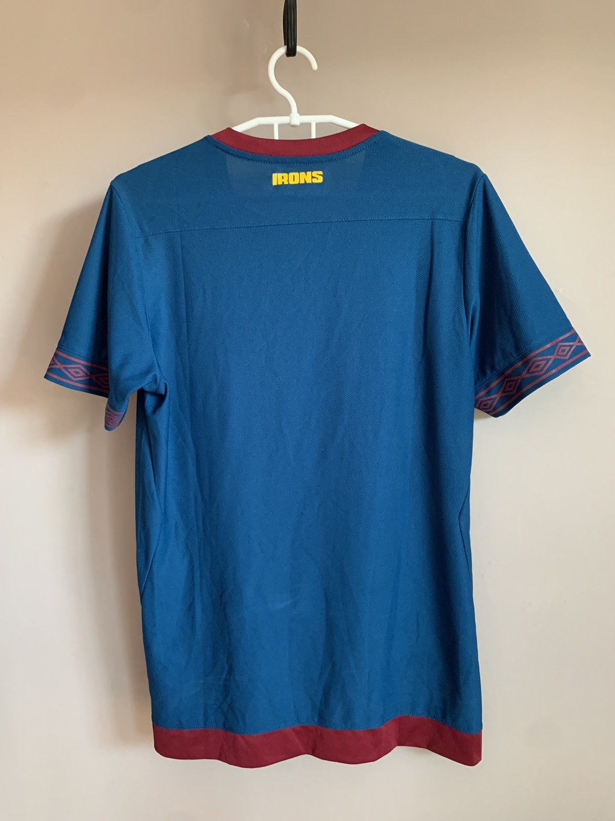 Umbro West Ham United Away Football Shirt Umbro Soccer Jersey Sz S Size US S / EU 44-46 / 1 - 2 Thumbnail