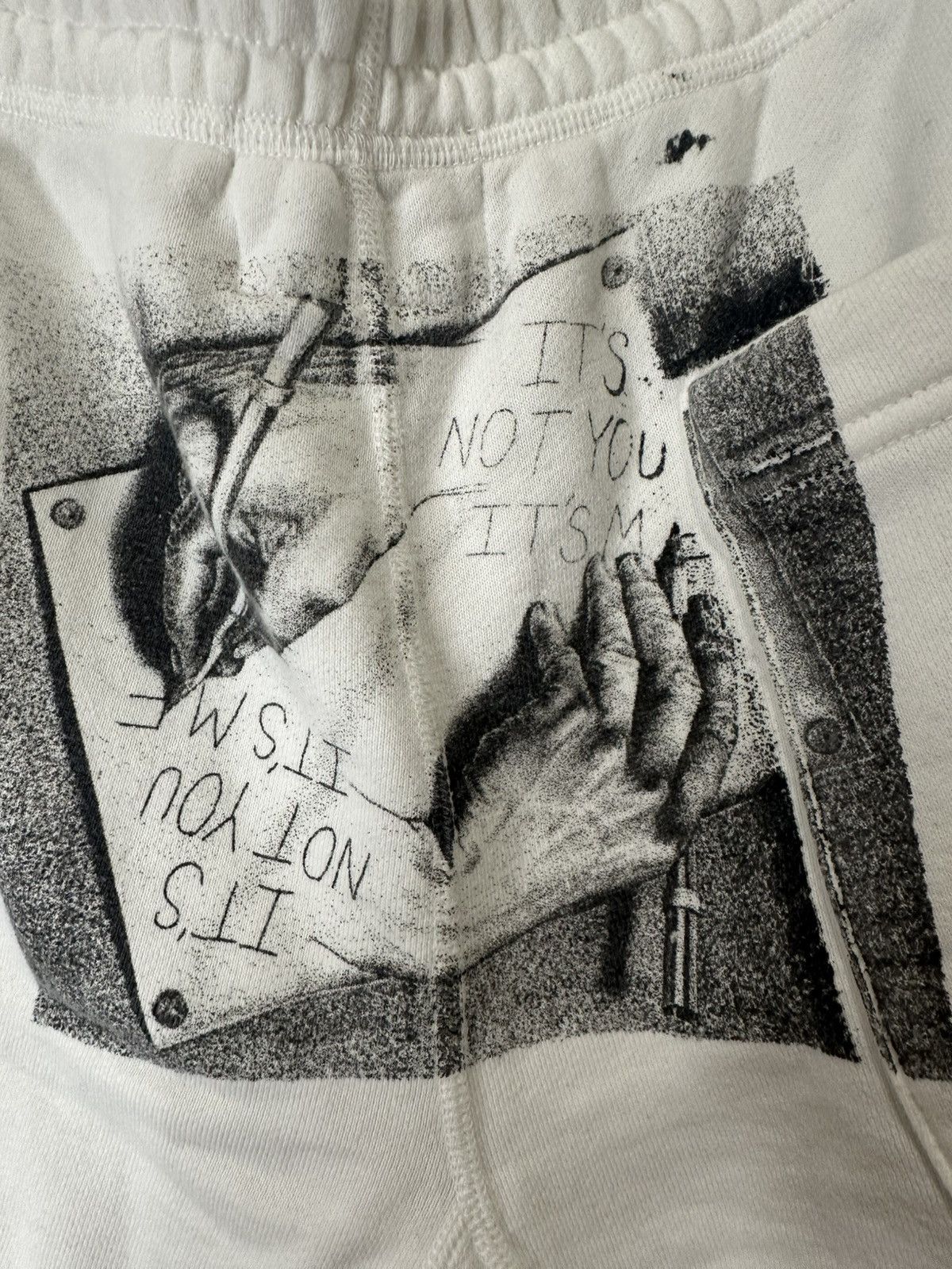 Emotionally Unavailable Emotionally Unavailable M.C. Shorts Size US 32 / EU 48 - 6 Thumbnail