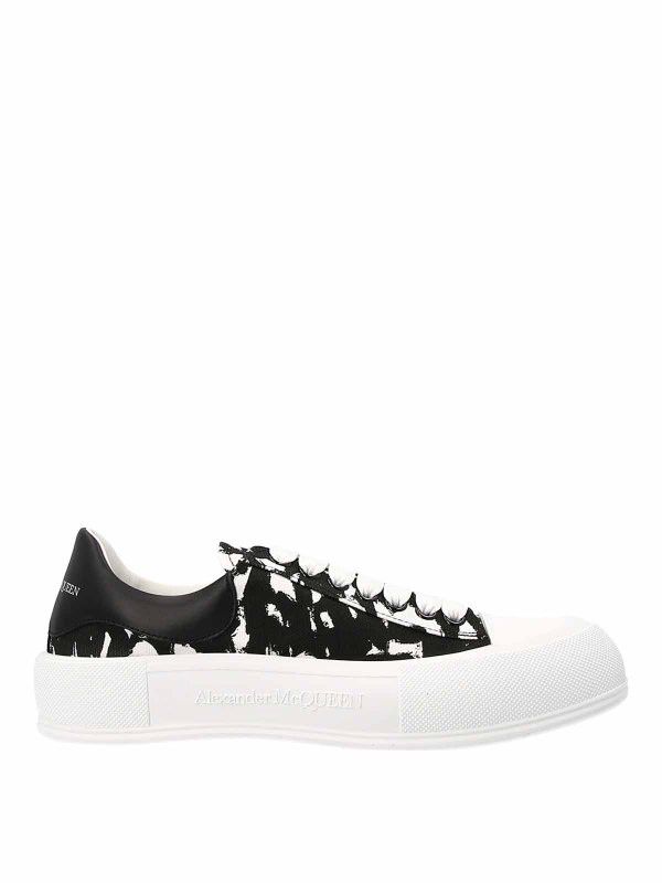o1w1db10725 Deck Lace Up Plimsoll in Black/White