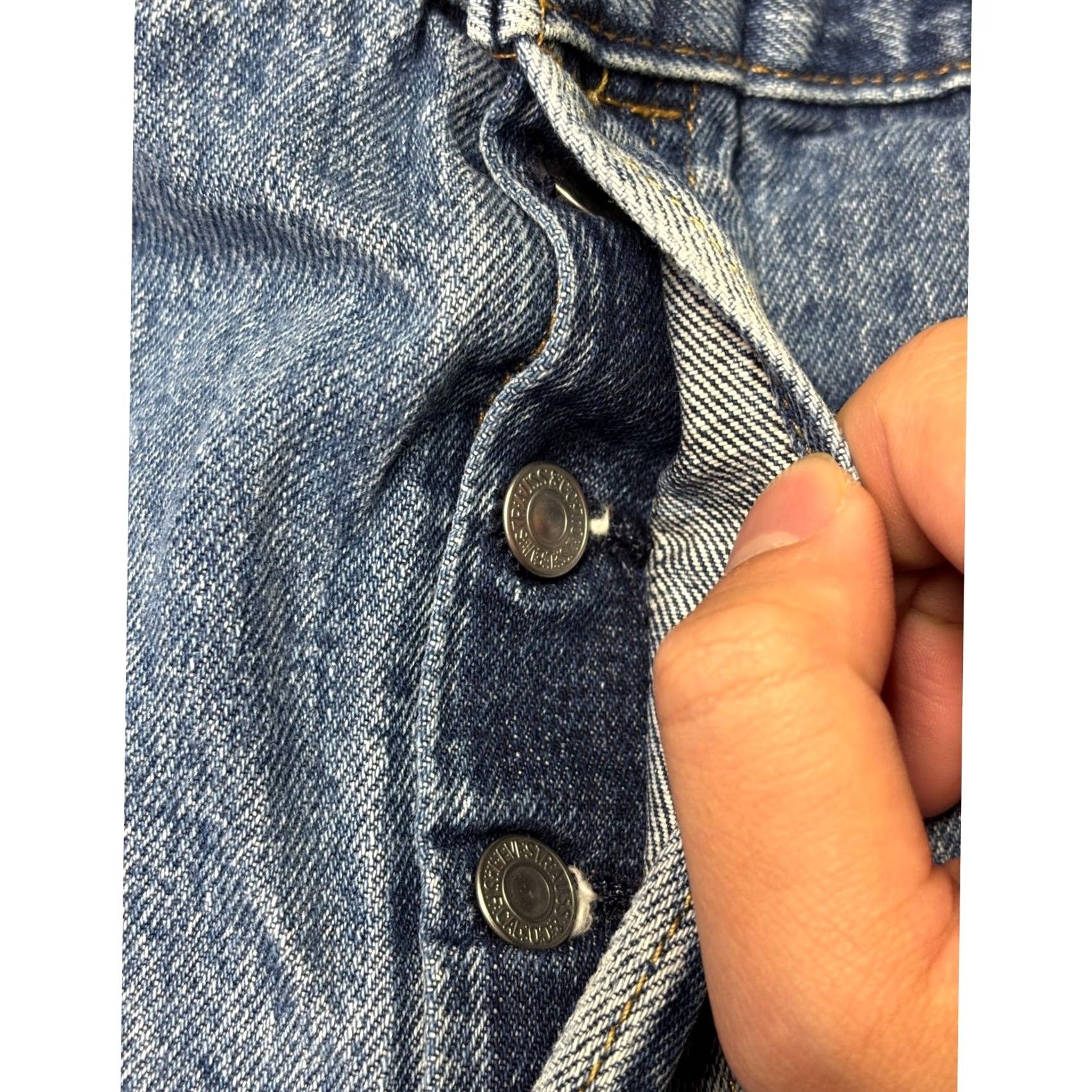 Vintage Levi's 501 Jeans Mens Medium Wash Button Fly Straight Leg 36x30 Denim Distressed Pocket Cotton Vintage-Style Regular Rise Mid Size US 36 / EU 52 - 3 Thumbnail