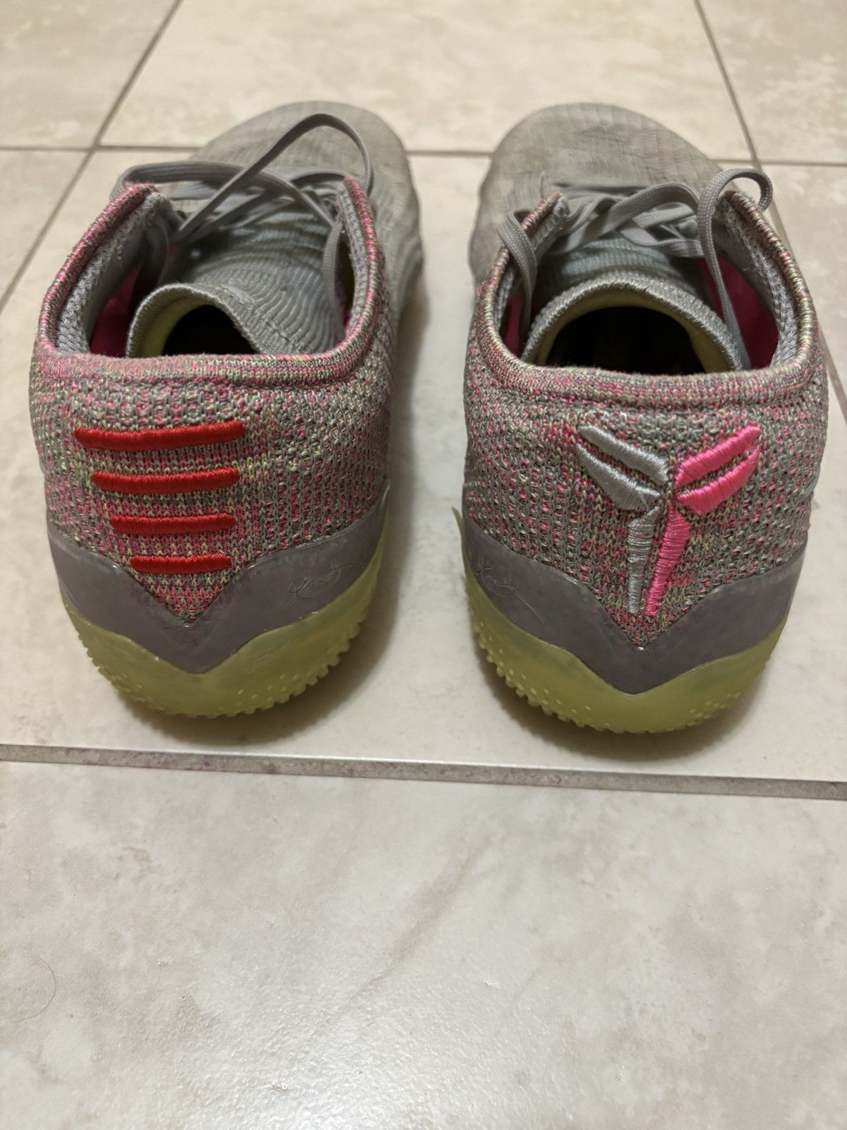 Nike Rare Nike Kobe NXT 360 Wolf Grey Multi-Color Green Size 9.5 Size US 9.5 / EU 42-43 - 5 Thumbnail