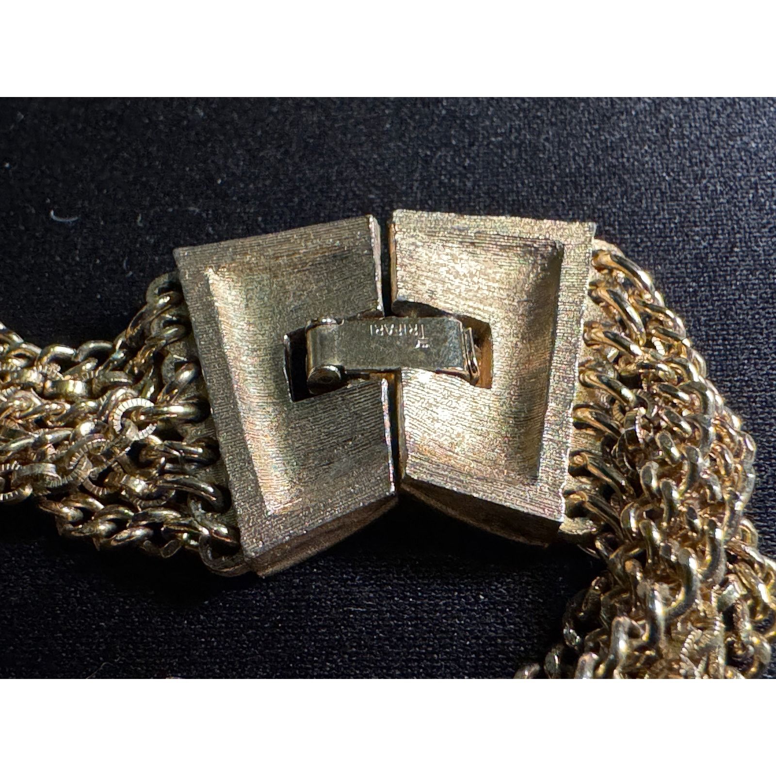 Other Vintage Crown Trifari 7 Strand Gold Tone Graduating Necklace Size ONE SIZE - 6 Thumbnail