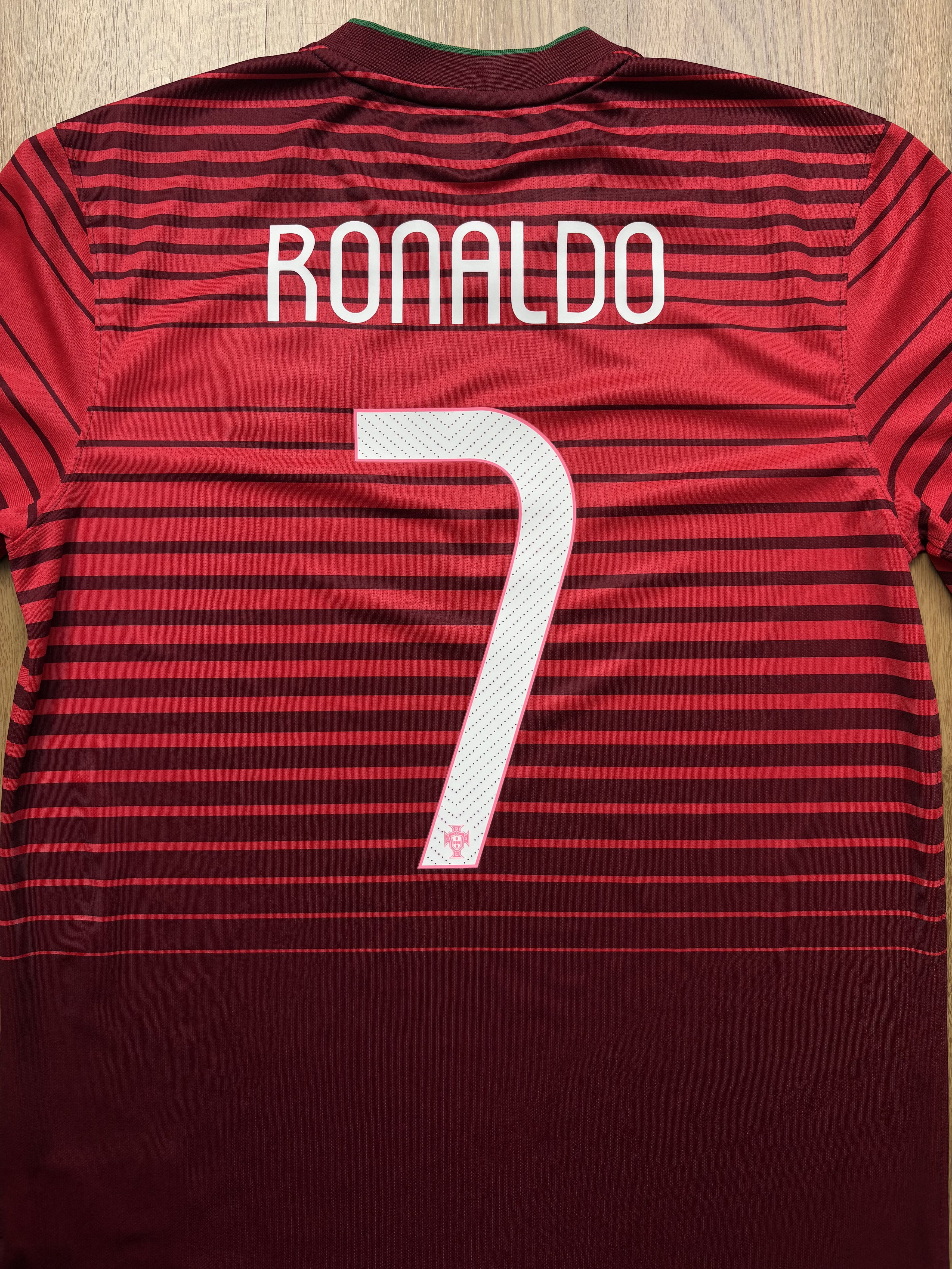 Nike Portugal 2014 Home Jersey – Ronaldo #7 – Size M – Nike Size US M / EU 48-50 / 2 - 12 Thumbnail