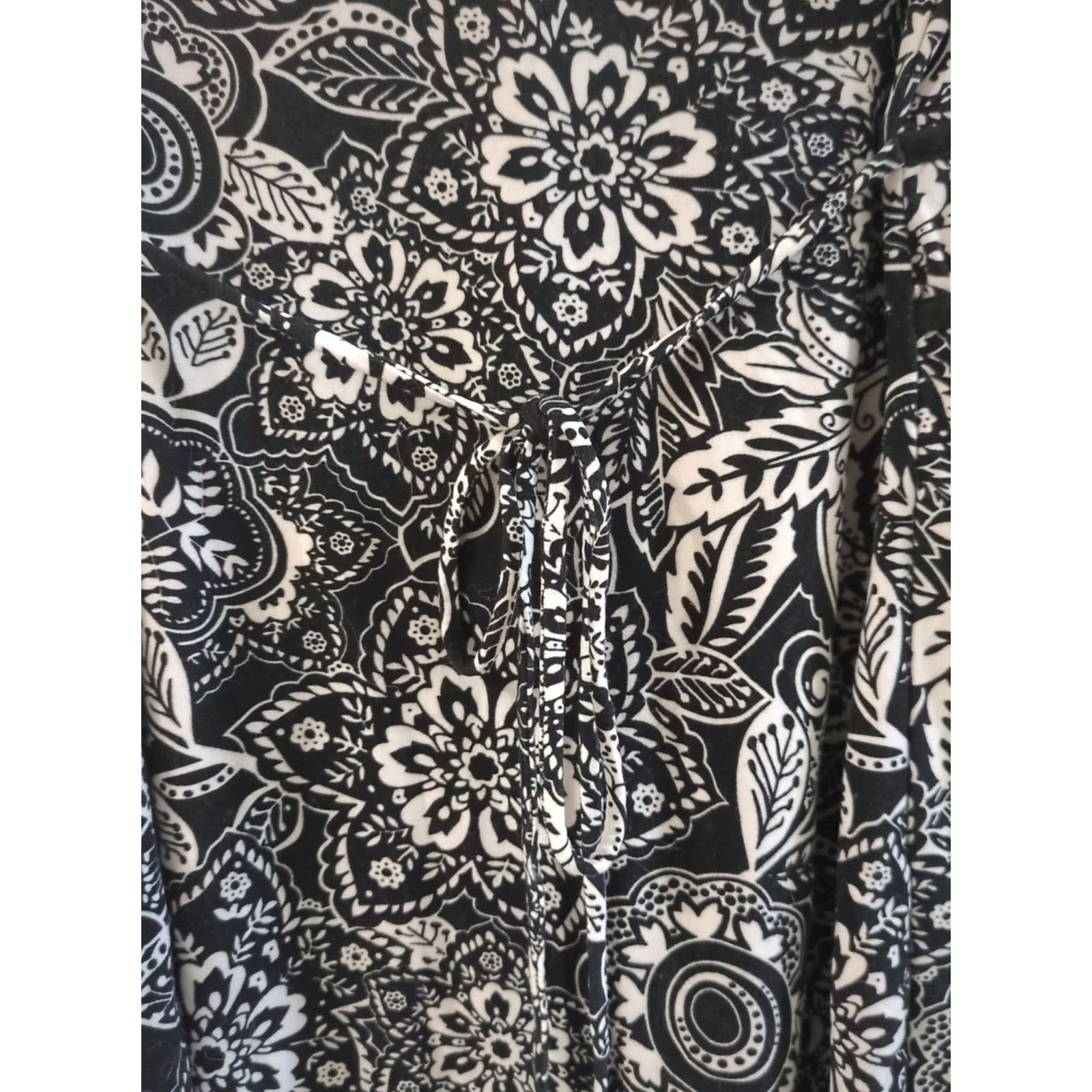 MOTHER Tomorrow Mother Womans Blouse XS Maternity Top V Neck Long Sleeve Paisley Black White Empire Waist Stretch Shirts Size XS / US 0-2 / IT 36-38 - 5 Thumbnail
