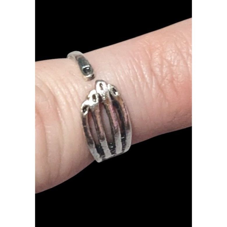 Other Gothic Skeleton Hand Silver Tone Fashion Ring Size 5 1/2 Size ONE SIZE - 5 Thumbnail