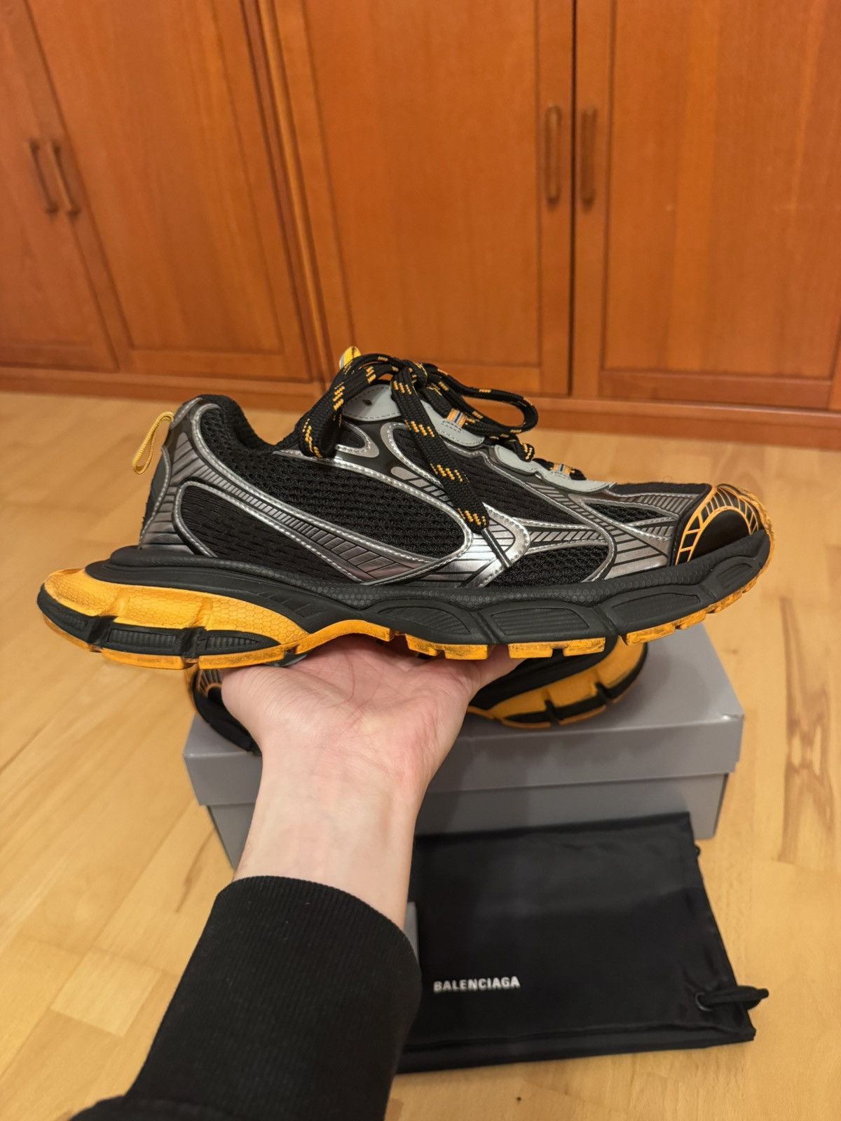 Balenciaga Balenciaga 3XL Black Orange Size US 11 / EU 44 - 3 Thumbnail