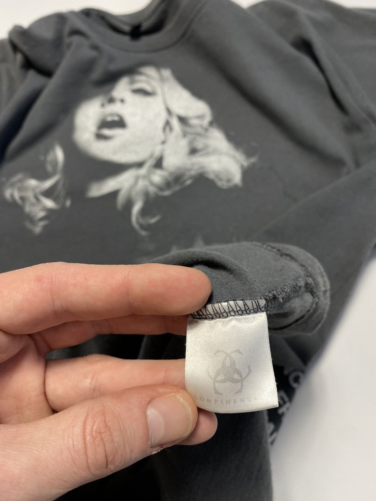Band Tees × Vintage Vintage Madonna Sticky and Sweet tour tee M Size US M / EU 48-50 / 2 - 7 Thumbnail