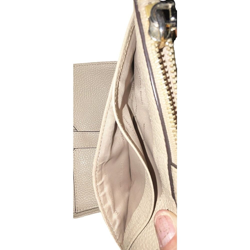 Michael Kors Michael Kors Jet Set Leather Nude Wristlet Wallet Size ONE SIZE - 4 Thumbnail