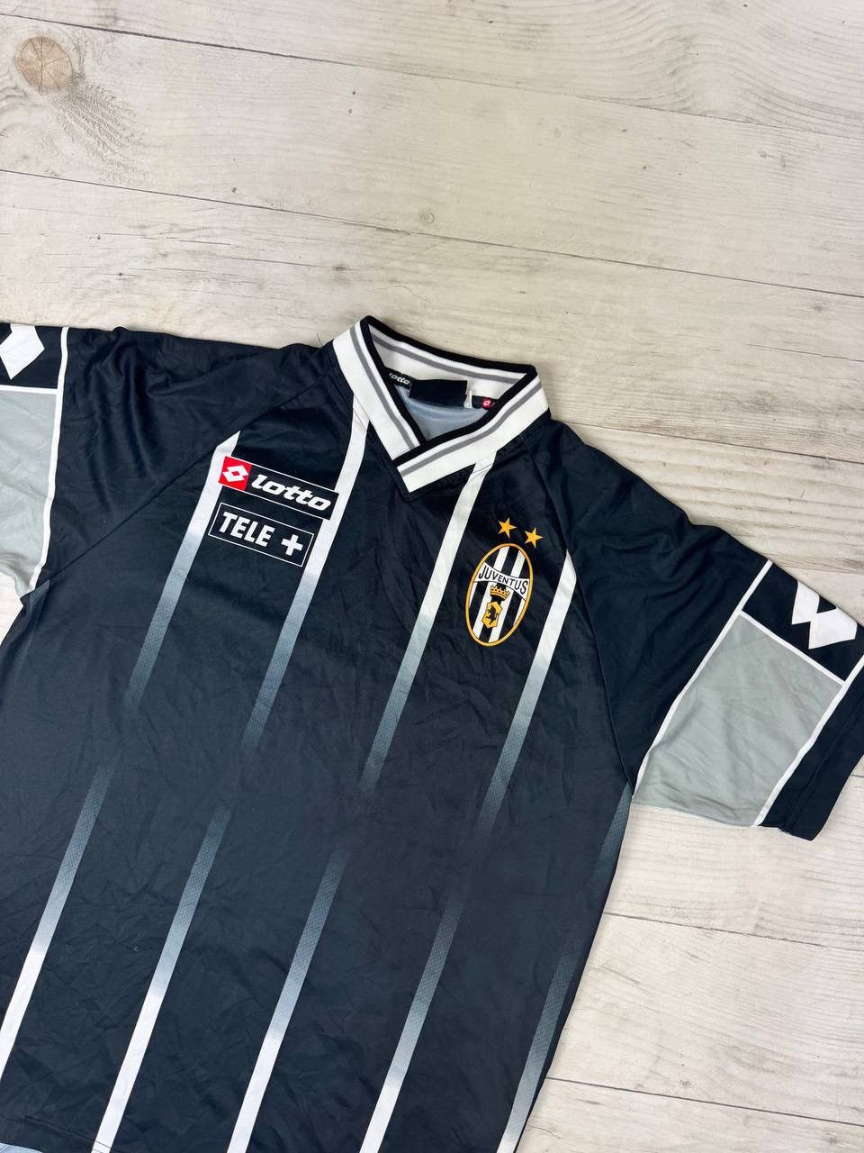 Lotto Sport Vintage Lotto Juventus 2000 2001 Training Shirt Jersey Size US L / EU 52-54 / 3 - 2 Thumbnail