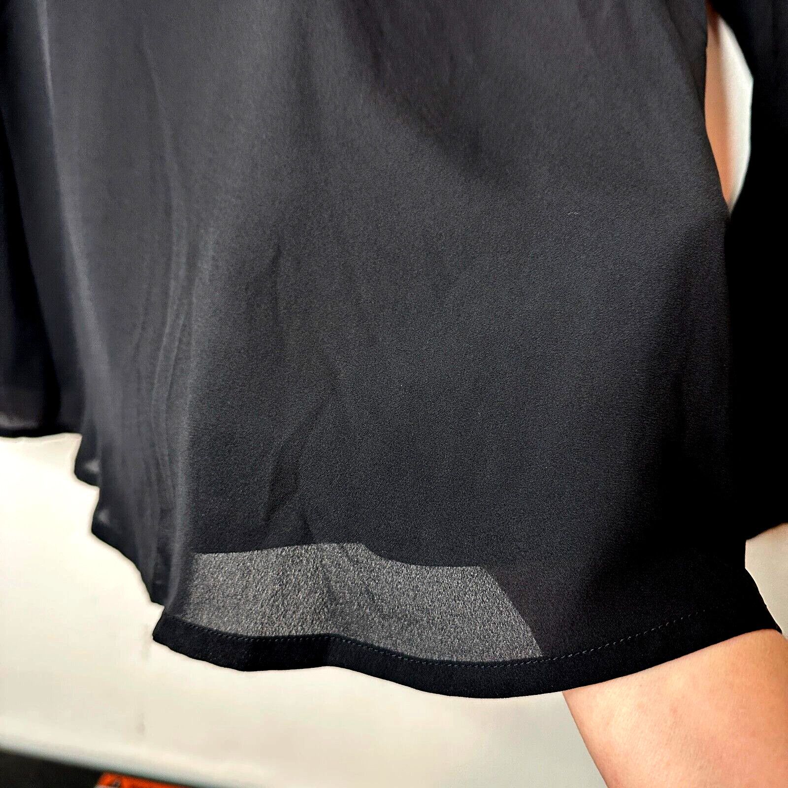 Other Tobi Black Cold Shoulder Long Sleeve V-Neck Keyhole Blouse M Size M / US 6-8 / IT 42-44 - 9 Thumbnail