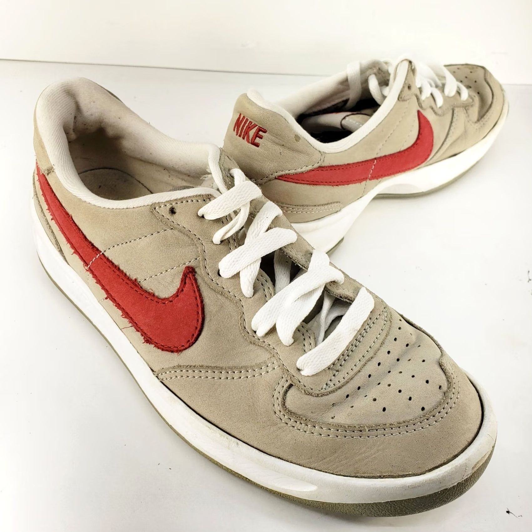 Nike Nike Vintage Classic Gray & Red Leather Sneakers Womens 8M - Alabama Roll Tide Size US 8 / IT 38 - 2 Thumbnail