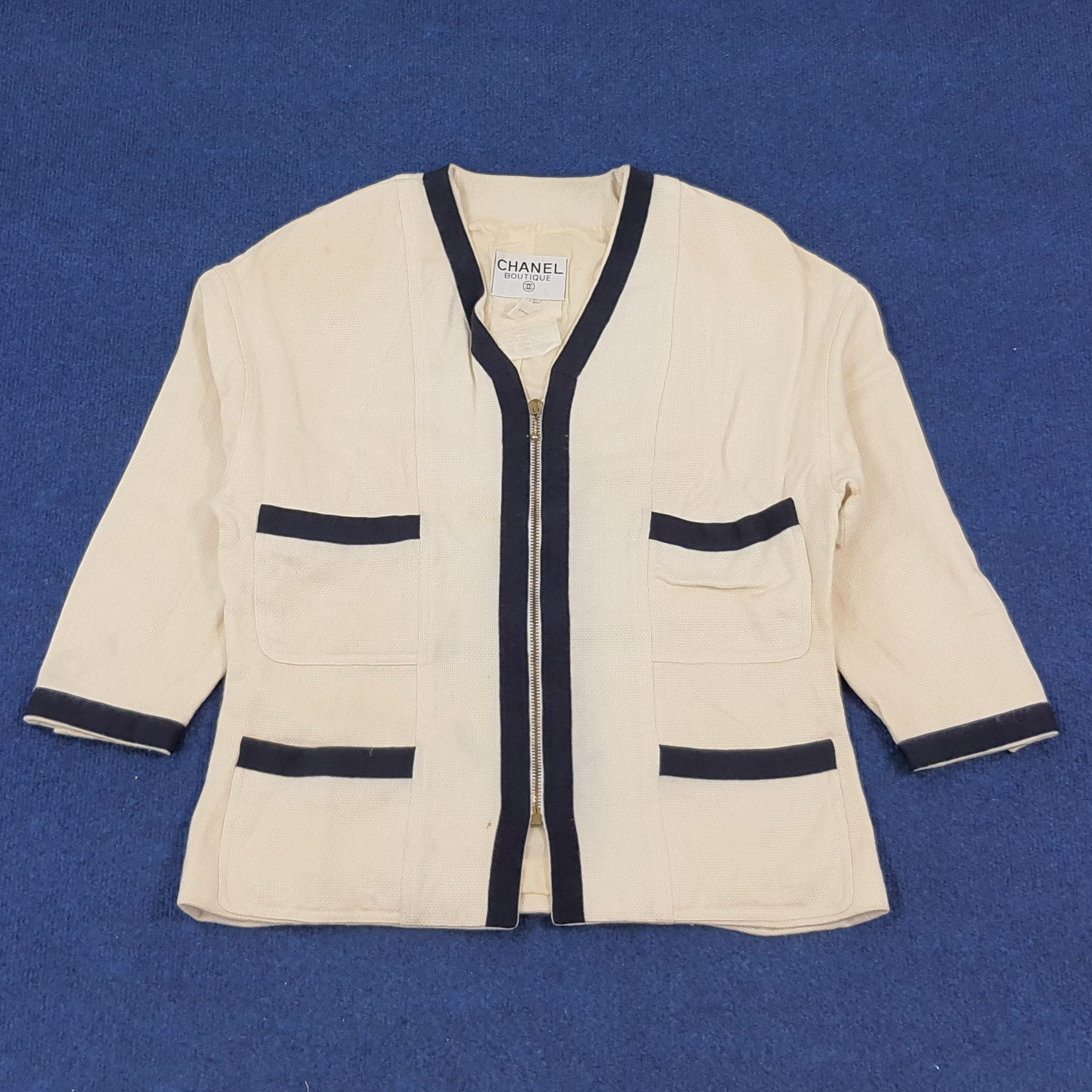 Vintage 80’s Chanel Ivory/Black Tweed Zipper Made In France Jacket Size S / US 4 / IT 40 - 1 Thumbnail