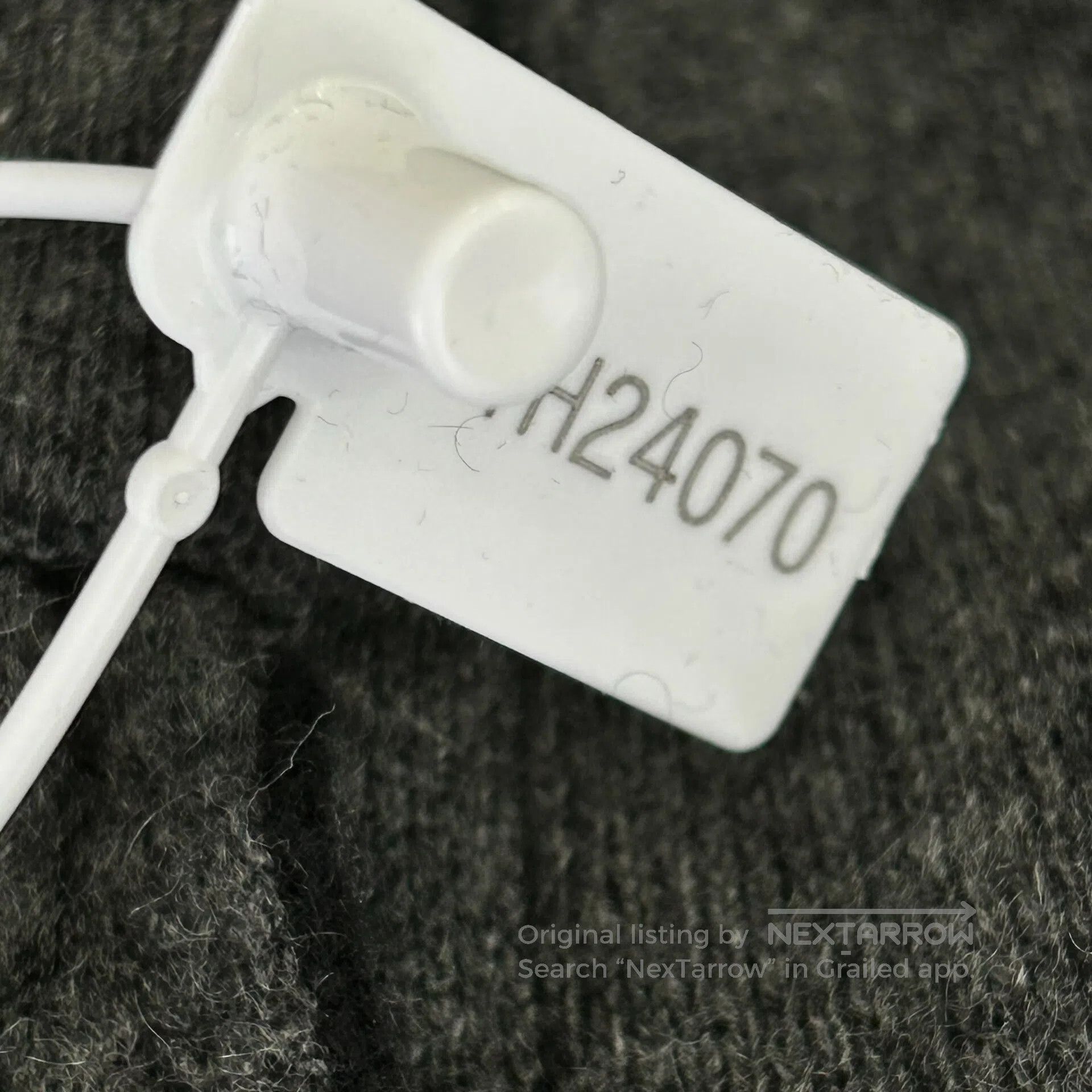 Fendi FENDI size44 New Dark Gray Cashmere-Wool Blend Hooded Cardi Size US S / EU 44-46 / 1 - 7 Thumbnail